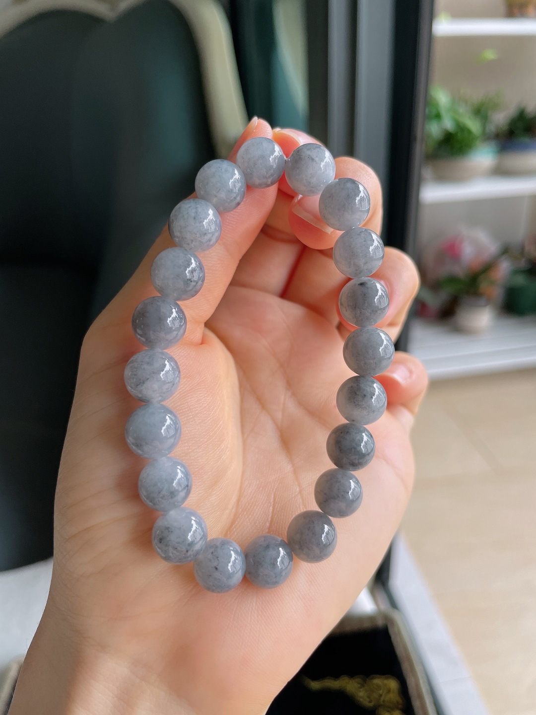 缅甸天然翡翠A货，冰乌鸡手串，尺寸：9.6mm。【编4325】