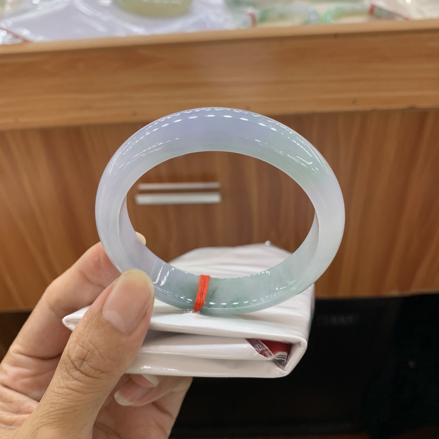 飘花正圈翡翠手镯 54.7-12.7-7.7