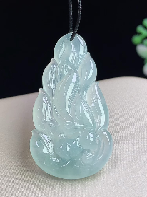 冰种九尾狐，无裂，尺寸34.8-18.6-5.6mm，L27apts