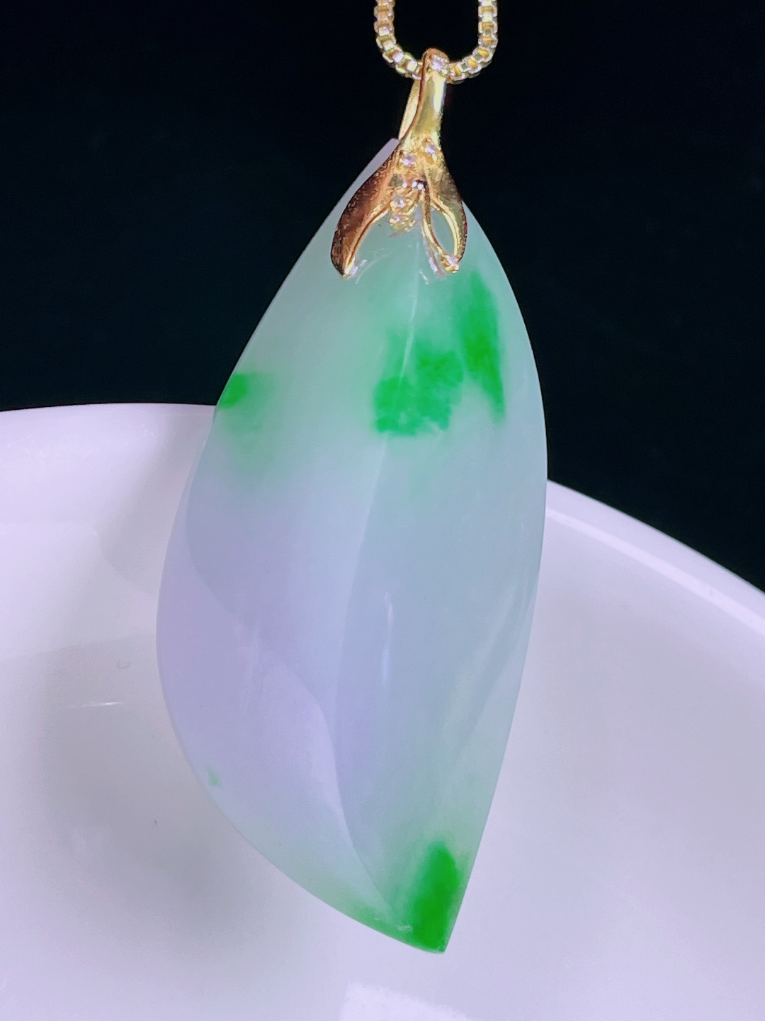 ️随形，老种起光，细底通透，尺寸：43裸石38.3/18/12.5mm0627