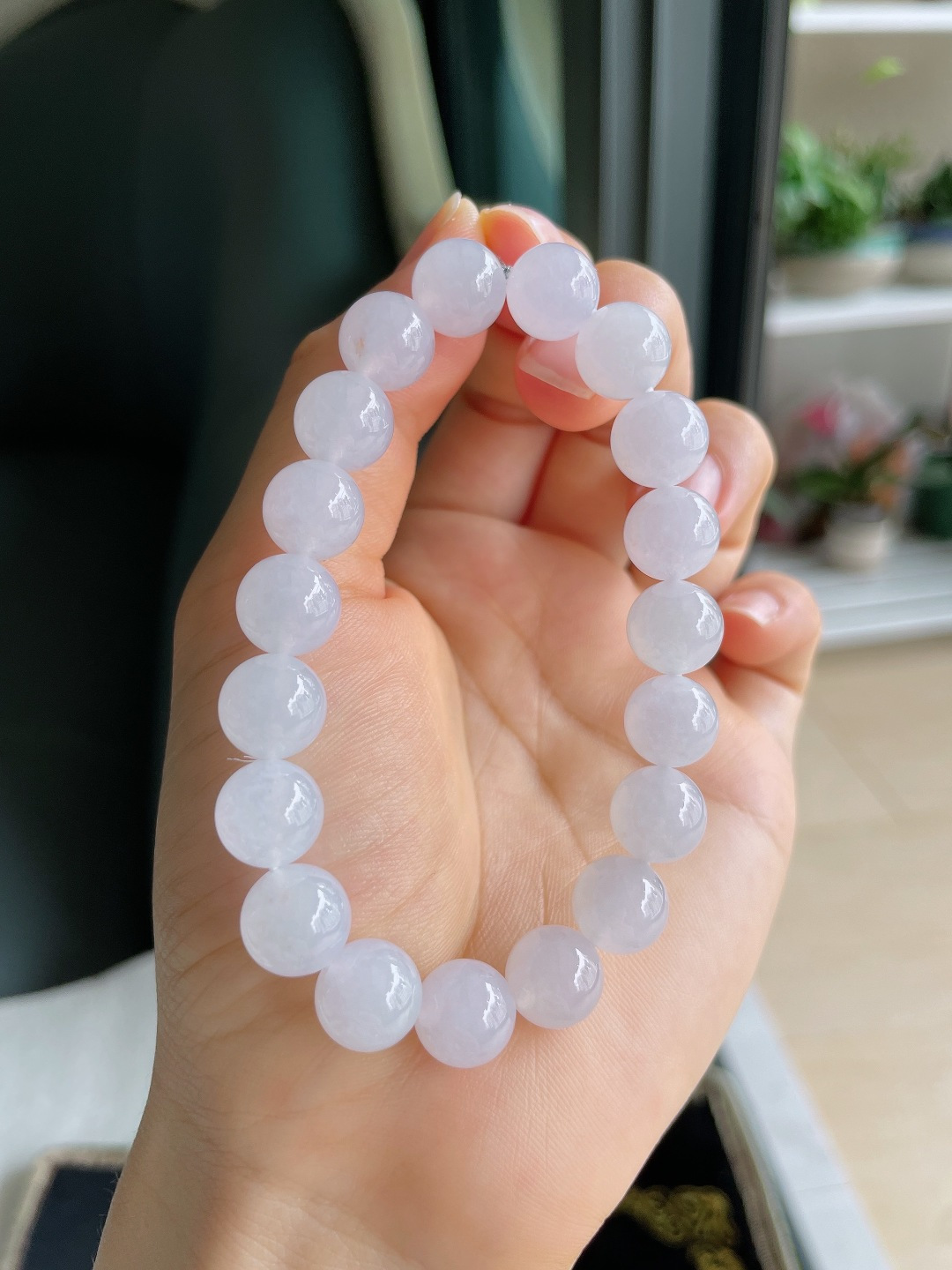 天然翡翠A货，白冰手串，尺寸：10mm。【编4324】