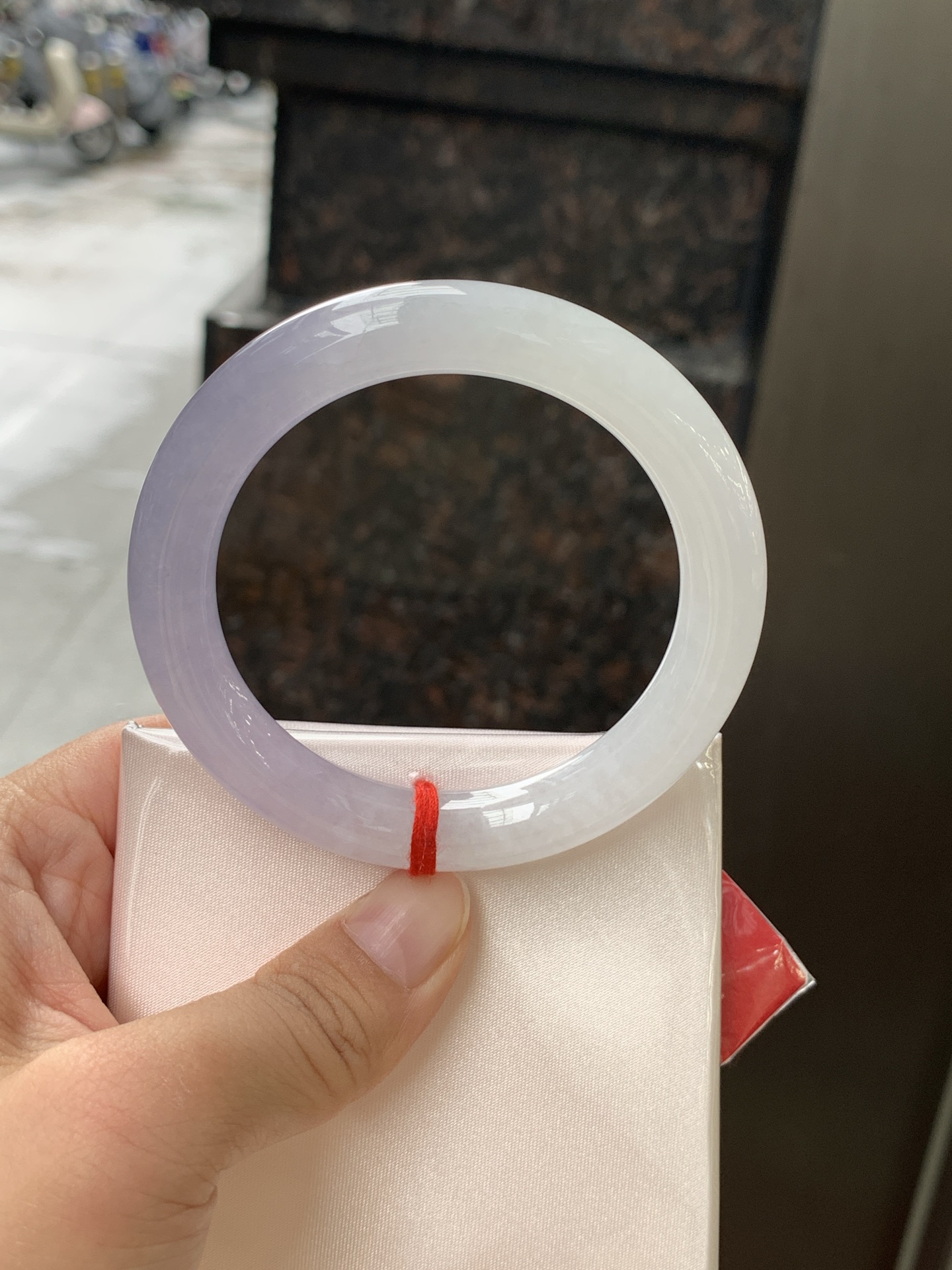 冰紫圆条 54-10.2-9.7 0628-N1098 打灯冰晶纹，底妆冰润细腻，种水很好，渐变冰紫底色很均匀，小仙女镯一枚