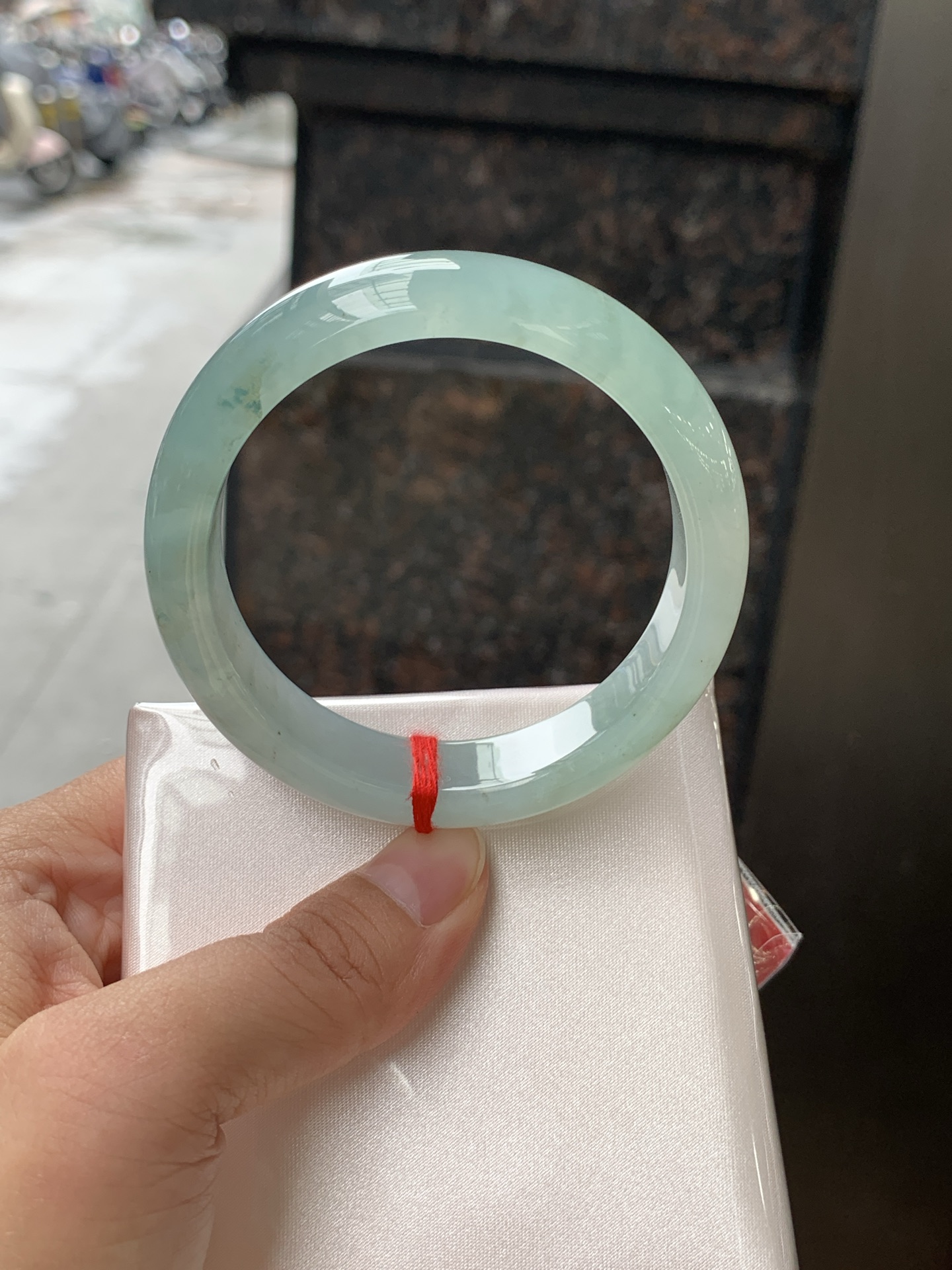 冰蓝正圈 53.9-13.8-7.6 0628-SJ-127 打灯纹裂，湖水蓝底色均匀分布，清爽耐看
