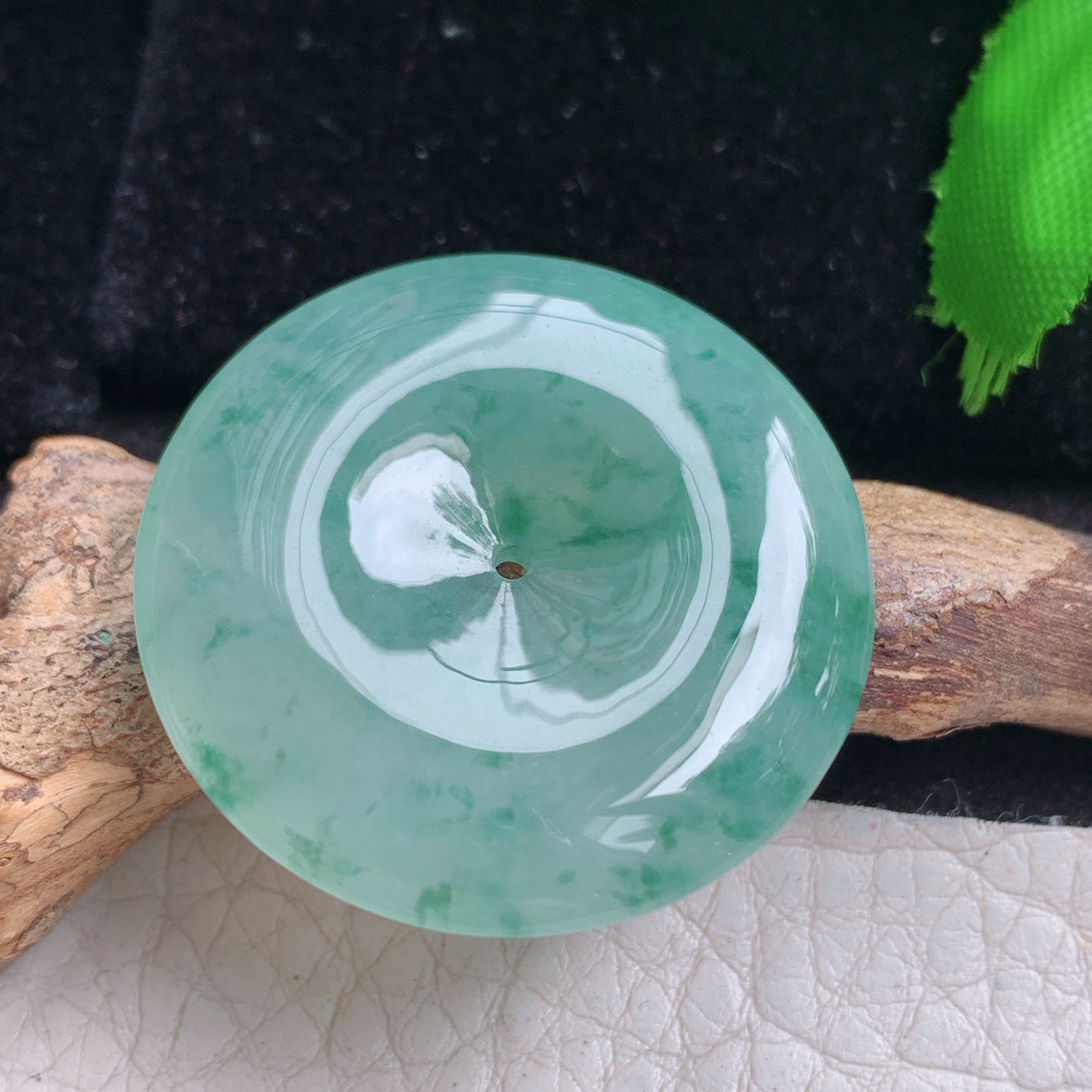 ktj实拍30.8*6缅甸翡翠a货精雕冰飘花饱满平安扣 玉扣玉吊坠