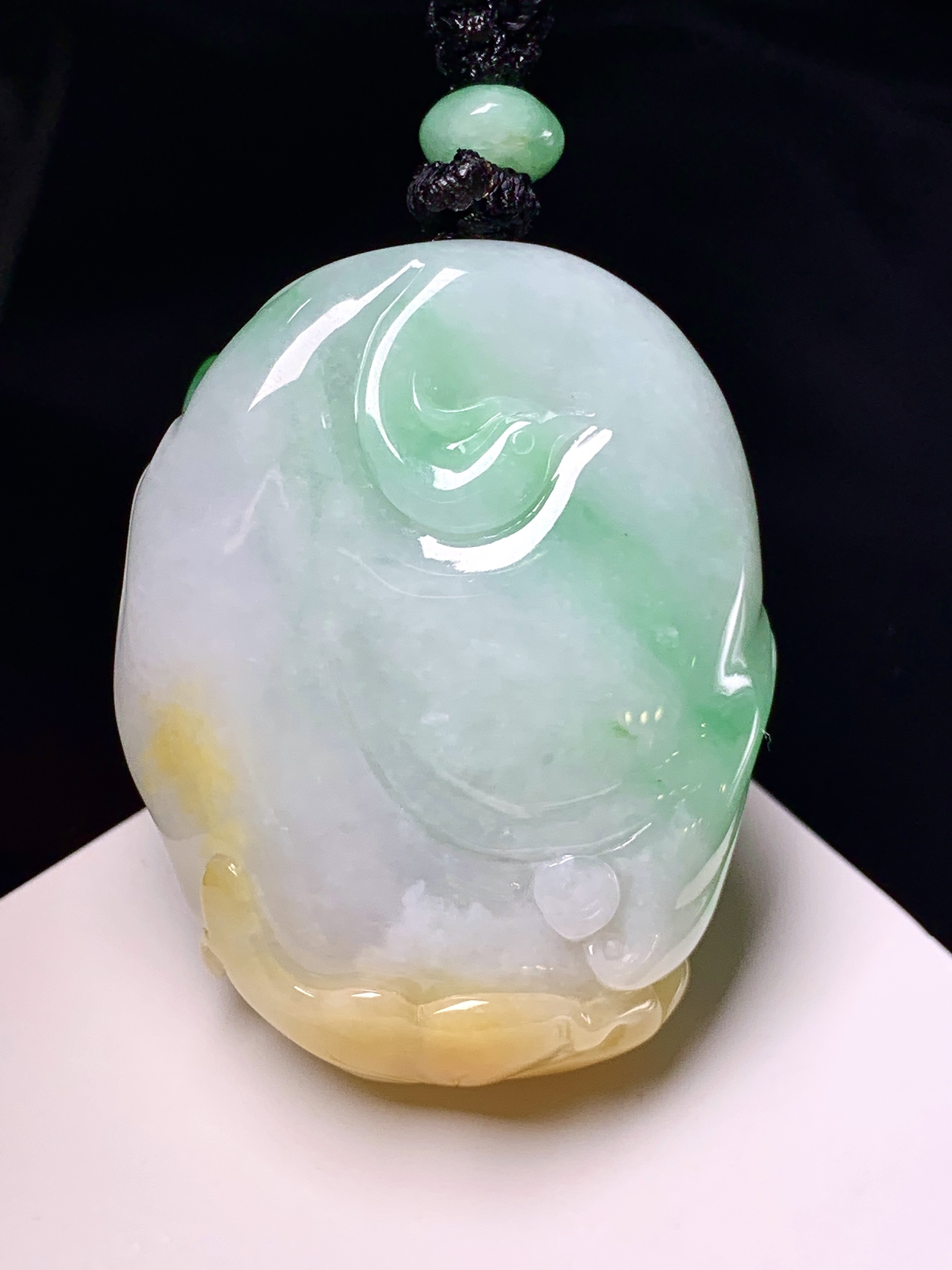 飘黄绿翡佛公吊坠 玉质细腻 色泽艳丽清新 整体尺寸40*31.5*17 w1