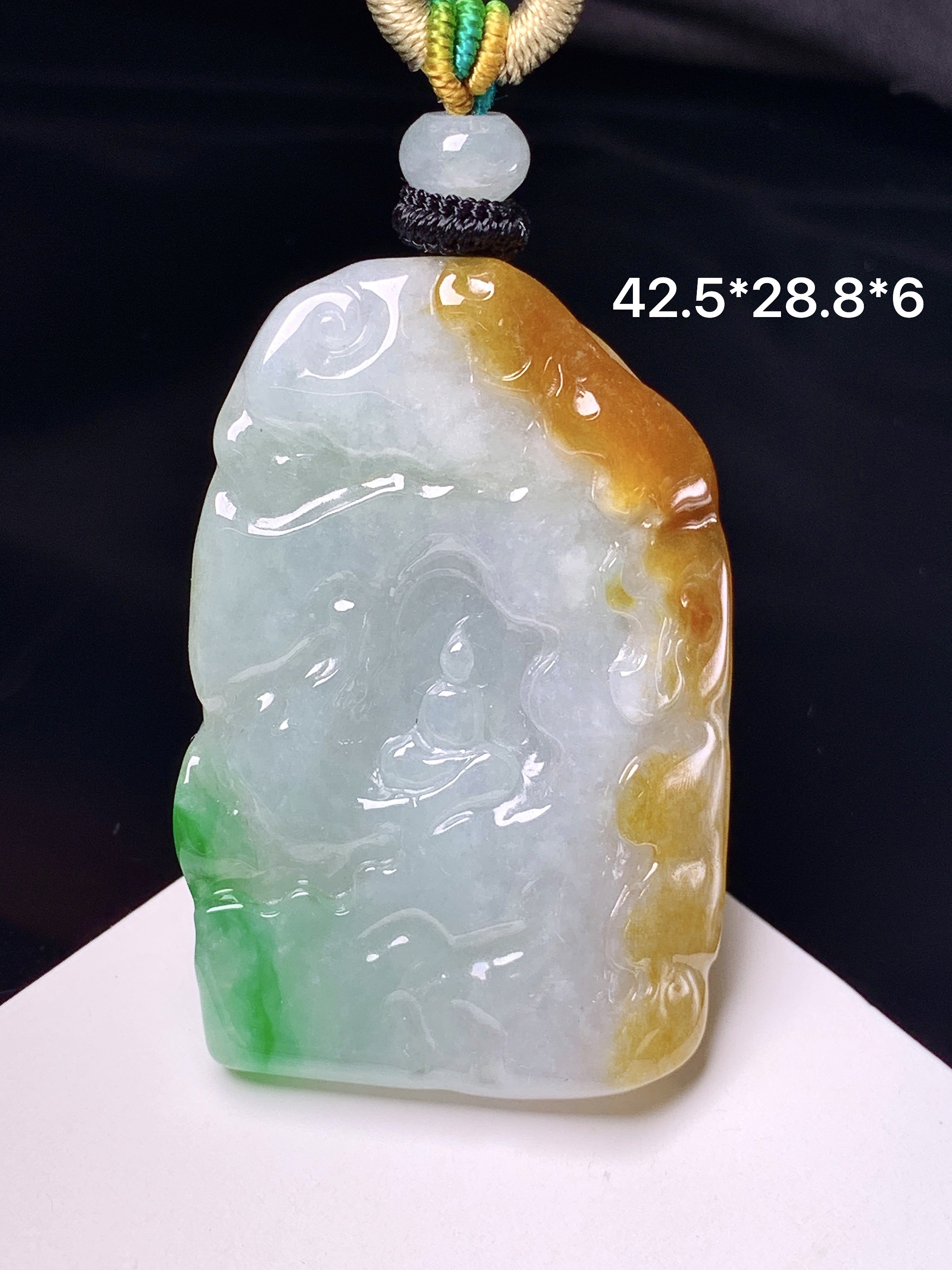 飘黄绿翡悟道牌吊坠 玉质细腻 色泽艳丽清新 整体尺寸42.5*28.8*6 w1