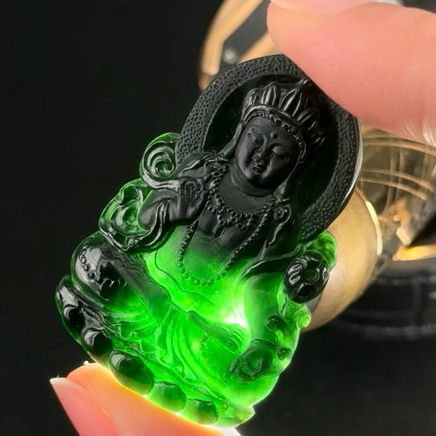 精品墨翠度母 种好色正 黑度极好 打灯通透 油性十足  尺寸45.6