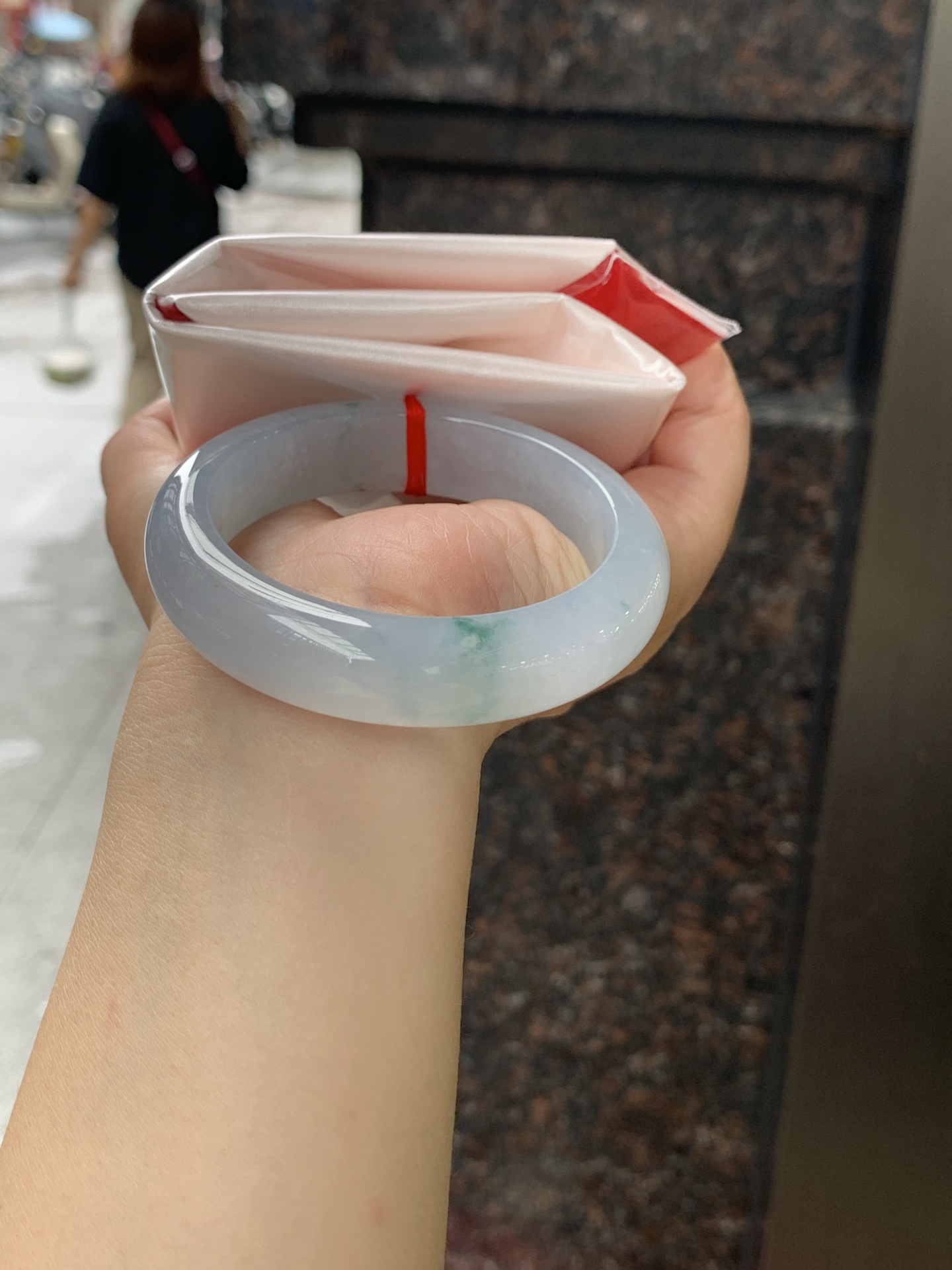 飘花正圈 52.3-13.5-8.5 0628-HN1106 打灯棉纹，底妆水润细腻，绿花灵动飘逸，意境感十足，古典优雅又秀气