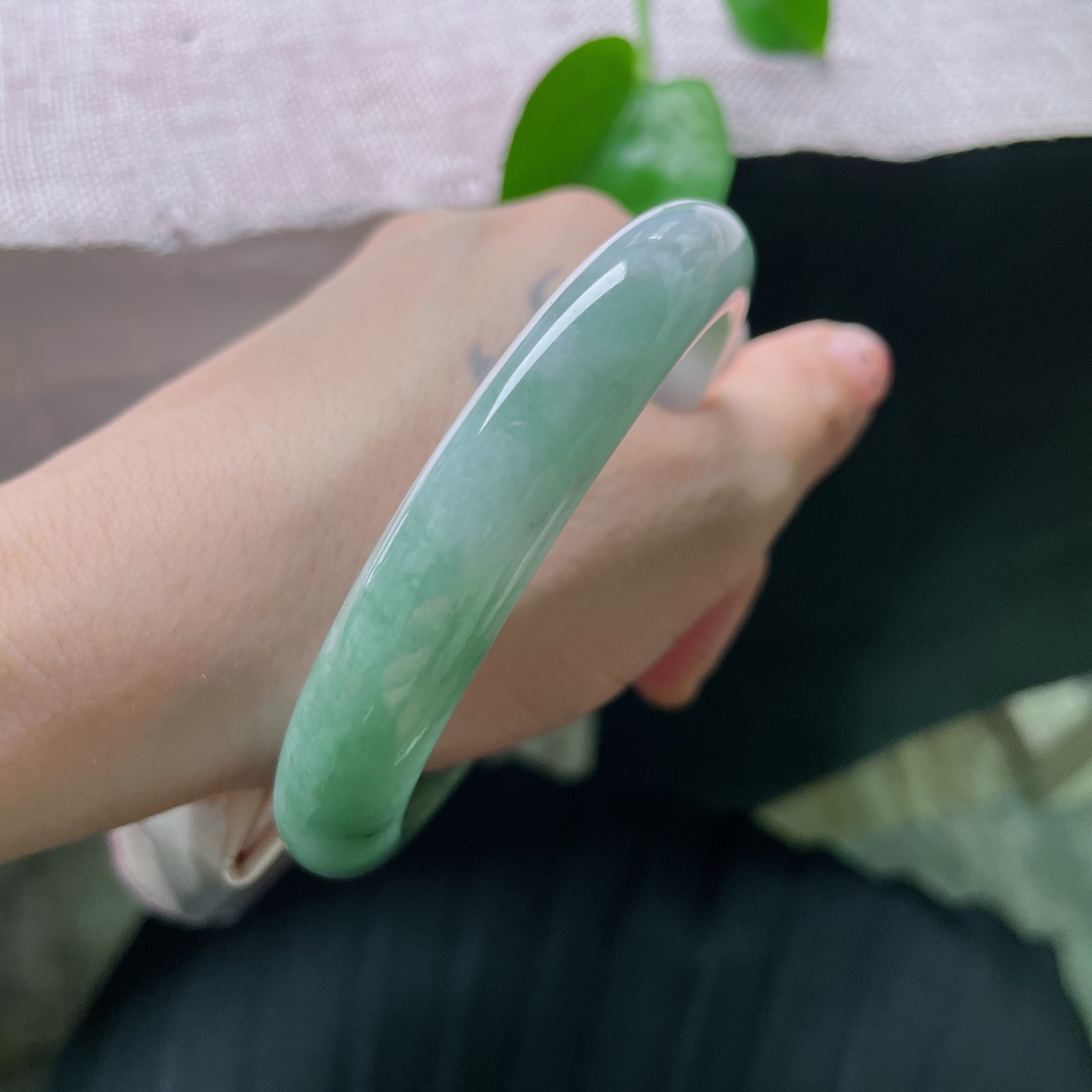 61.9/11.5/8.4油青正圈，水润细腻，沉稳贵气，温柔大方，有纹，ss55026a