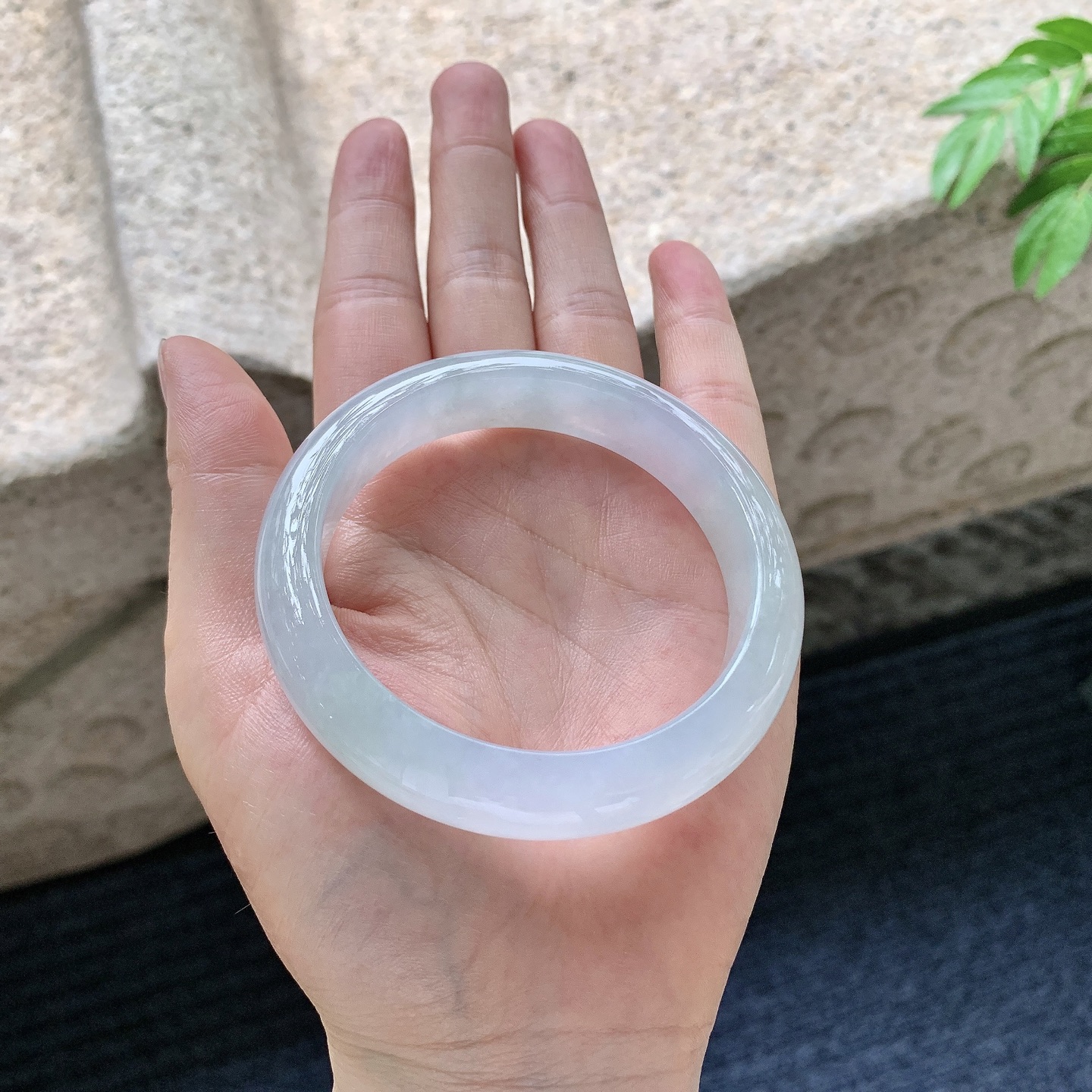 正圈55 56【圈口】55.9/12.8/8.4【编码】C5062826【描述】淡椿彩，水润，种老，