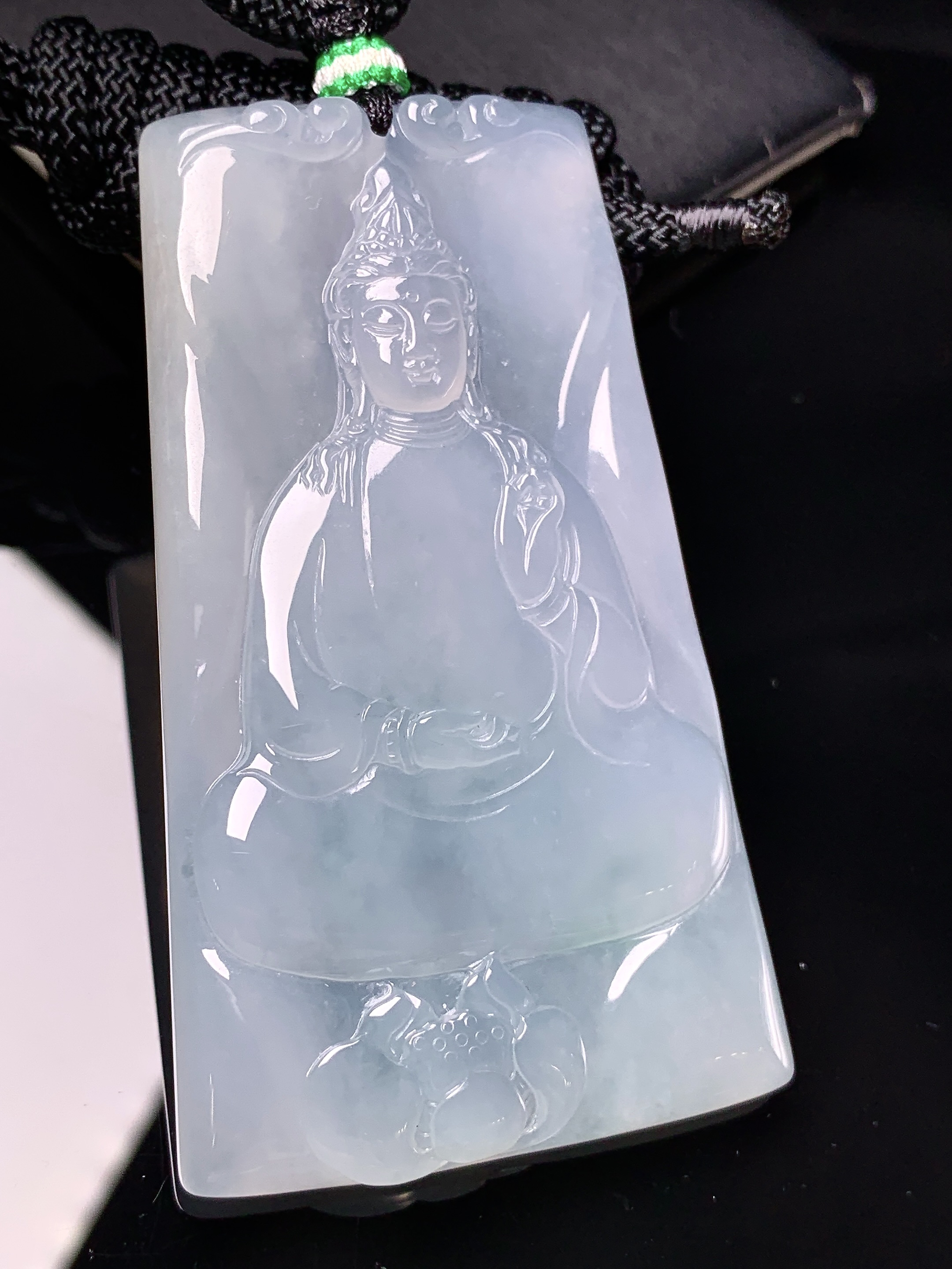 冰种观音菩萨吊坠 玉质细腻 色泽艳丽清新 整体尺寸66*38*6 a5