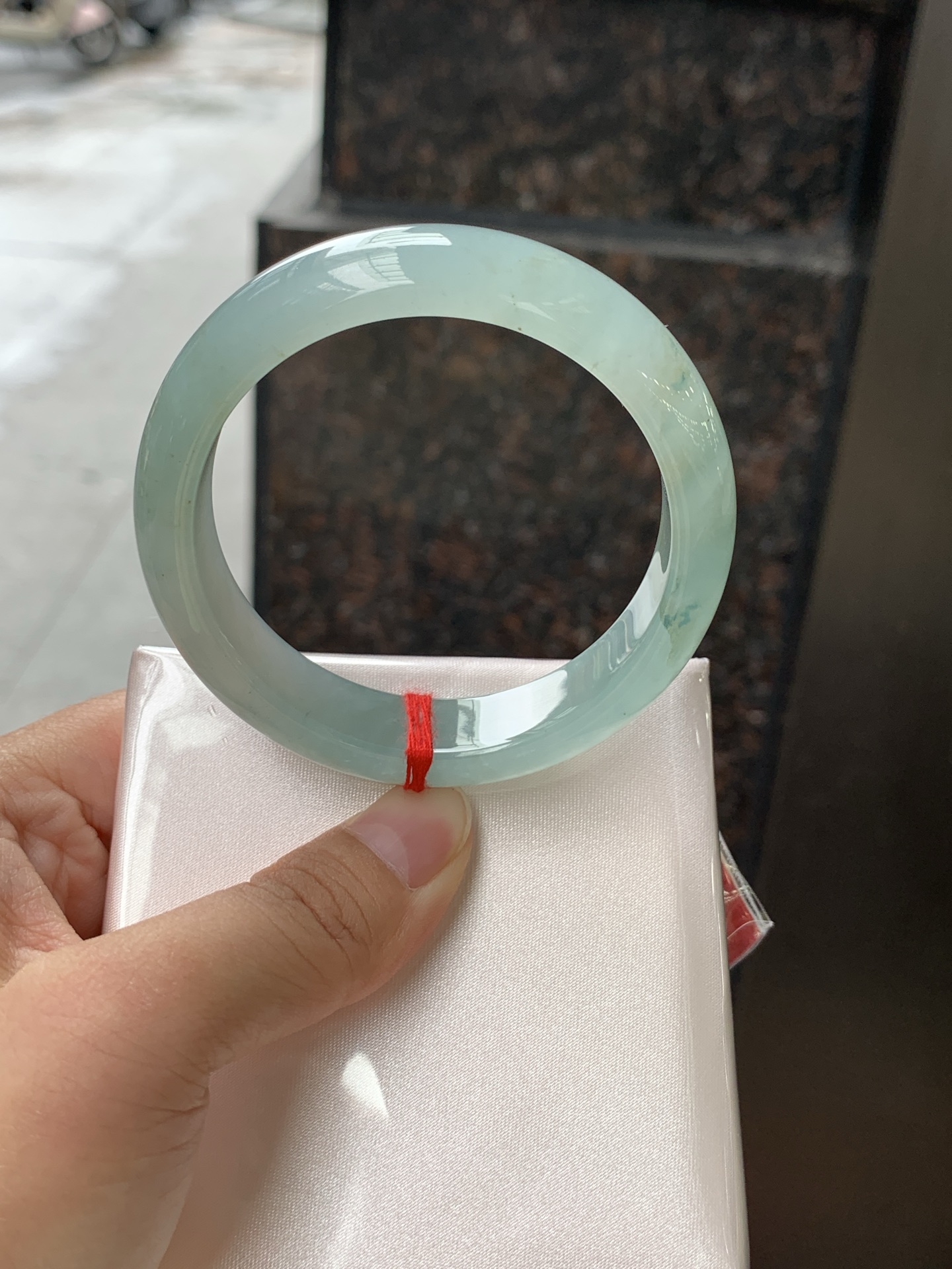 冰蓝正圈 53.9-13.8-7.6 0628-SJ-127 打灯纹裂，湖水蓝底色均匀分布，清爽耐看