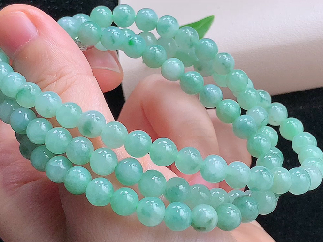 飘花珠链，尺寸取一6.5mm，包A附证书