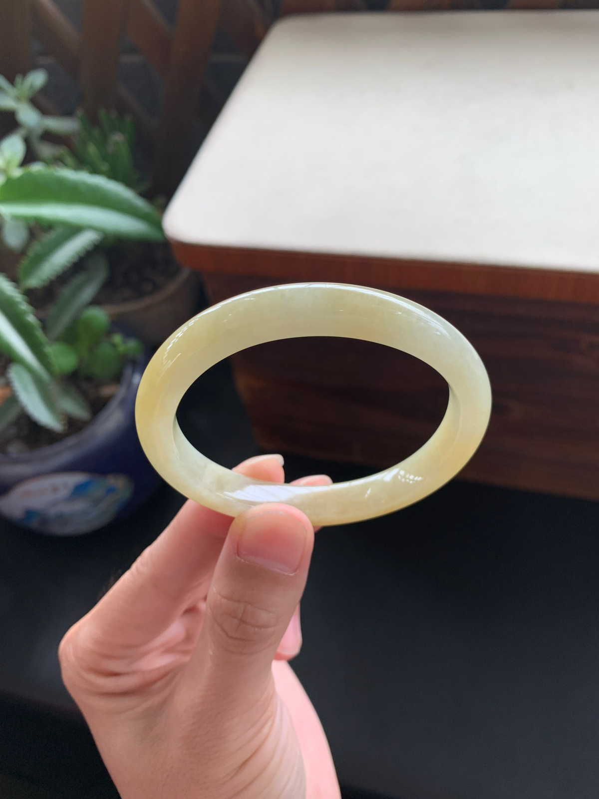 55.1圈口黄翡贵妃手镯