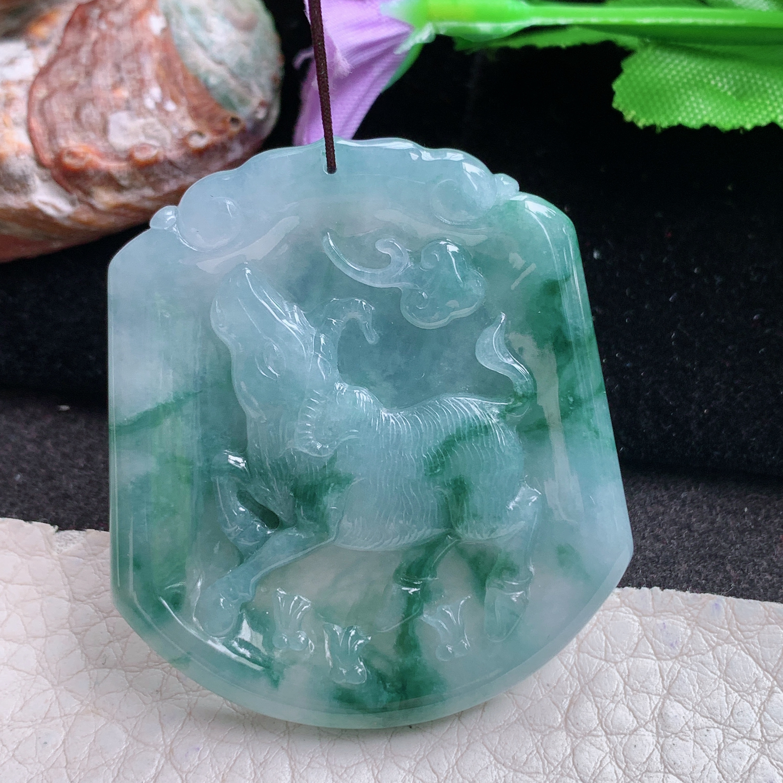 ktj实拍48*42.5*5缅甸翡翠a货精雕冰飘花扭转乾坤 生肖牛玉吊坠