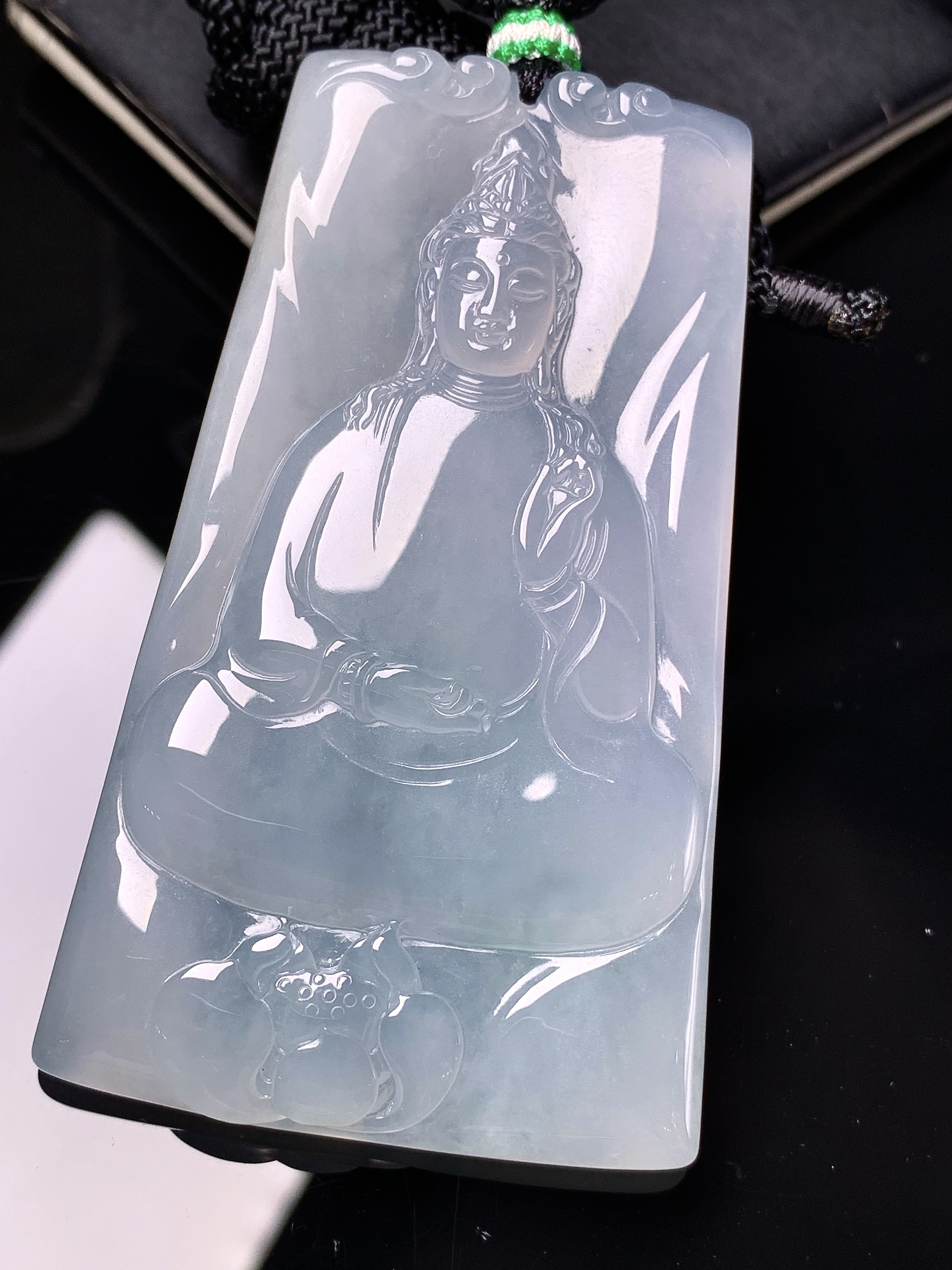 冰种观音菩萨吊坠 玉质细腻 色泽艳丽清新 整体尺寸66*38*6 a5