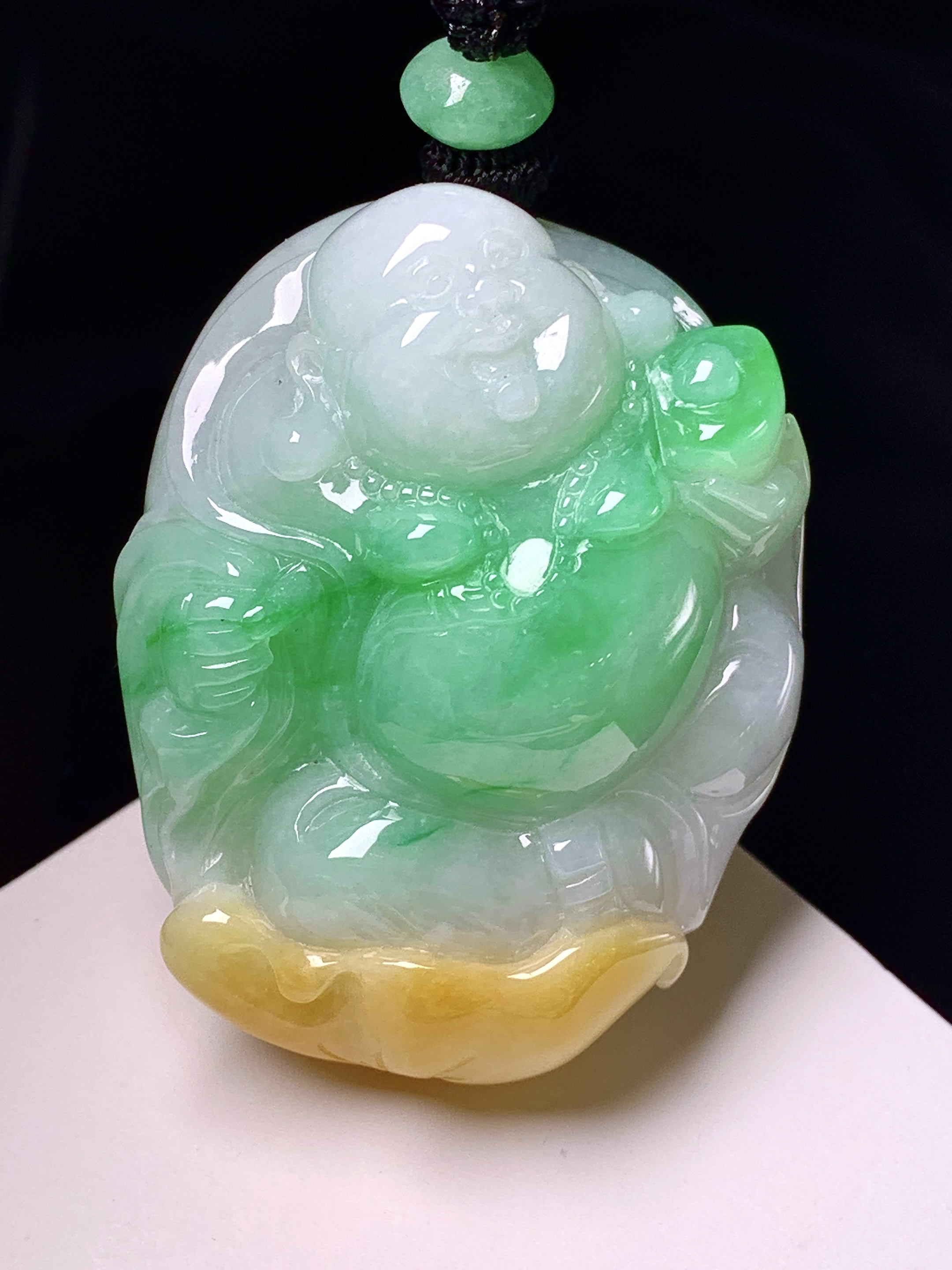飘黄绿翡佛公吊坠 玉质细腻 色泽艳丽清新 整体尺寸40*31.5*17 w1