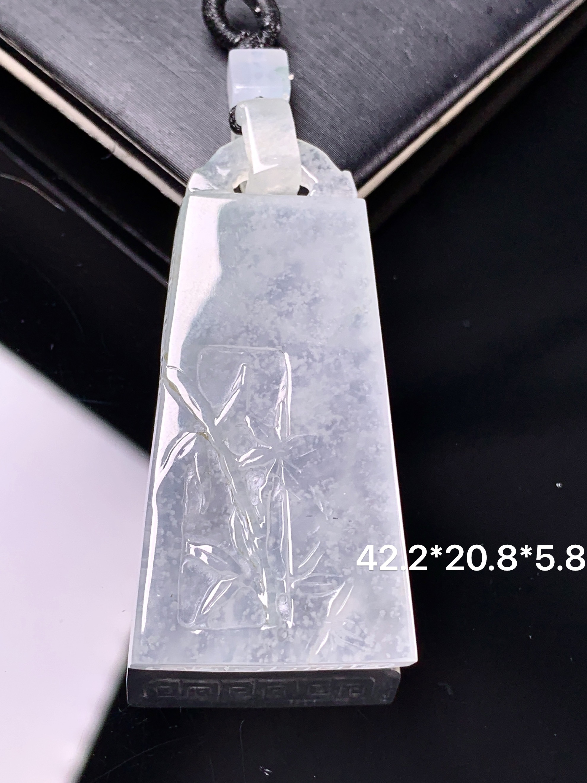 18k金镶嵌冰种竹节吊坠 玉质细腻 色泽艳丽清新 整体尺寸42.2*20.8*5.8 j1