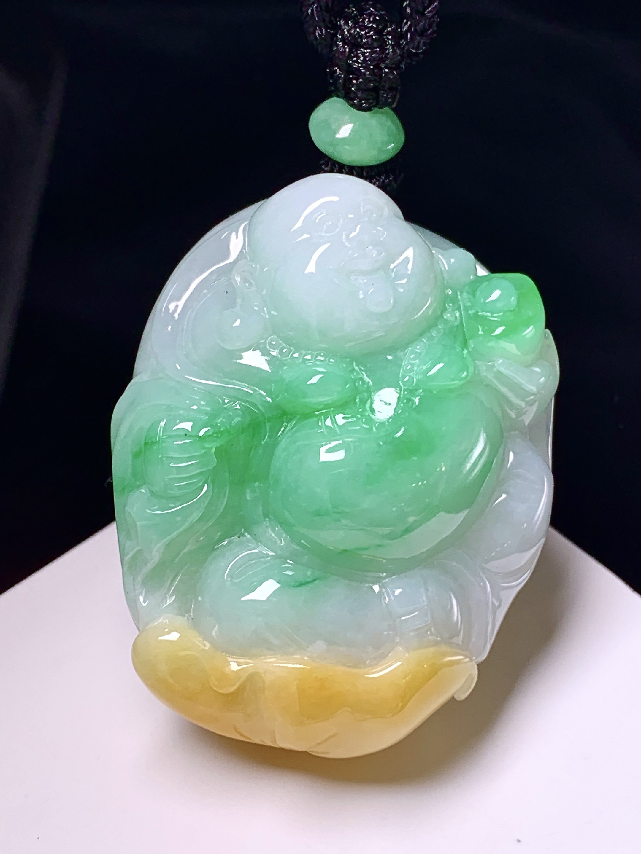 飘黄绿翡佛公吊坠 玉质细腻 色泽艳丽清新 整体尺寸40*31.5*17 w1