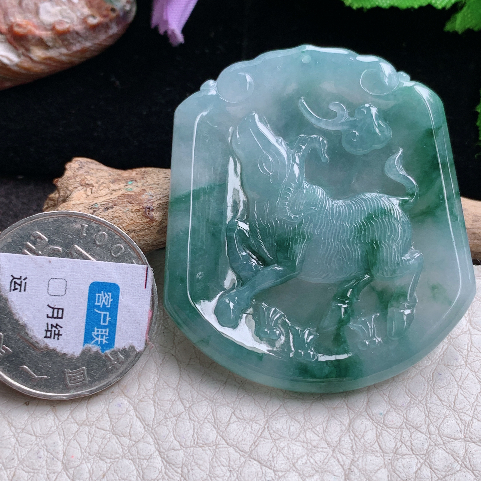 ktj实拍48*42.5*5缅甸翡翠a货精雕冰飘花扭转乾坤 生肖牛玉吊坠