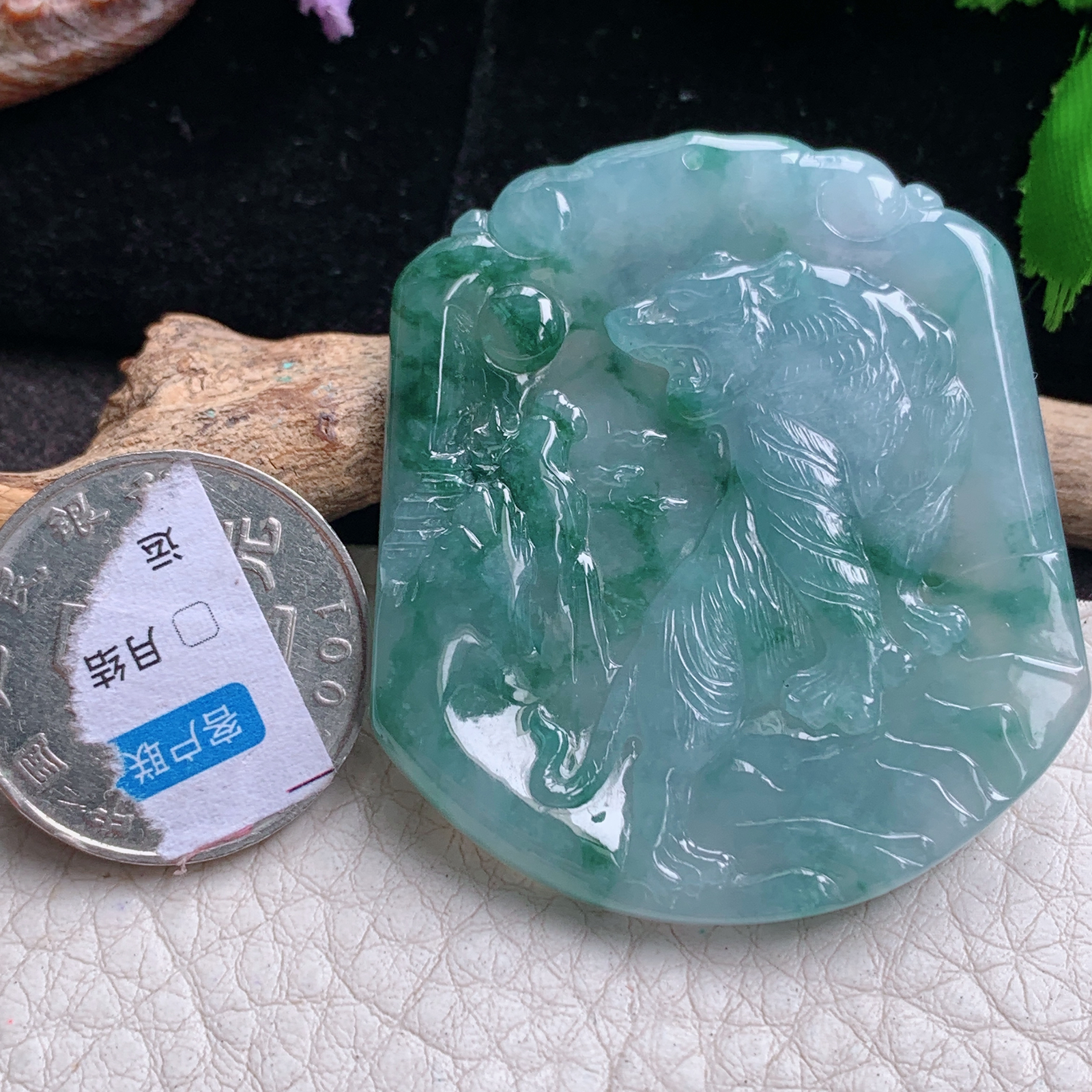 ktj实拍48.8*43*5缅甸翡翠a货精雕冰飘花上山虎 生肖虎玉吊坠