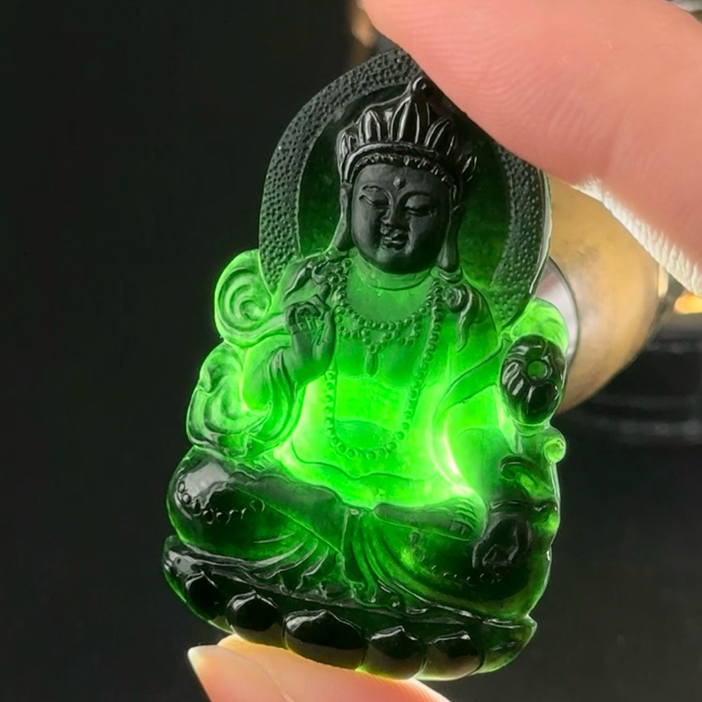 精品墨翠度母 种好色正 黑度极好 打灯通透 油性十足  尺寸45.6