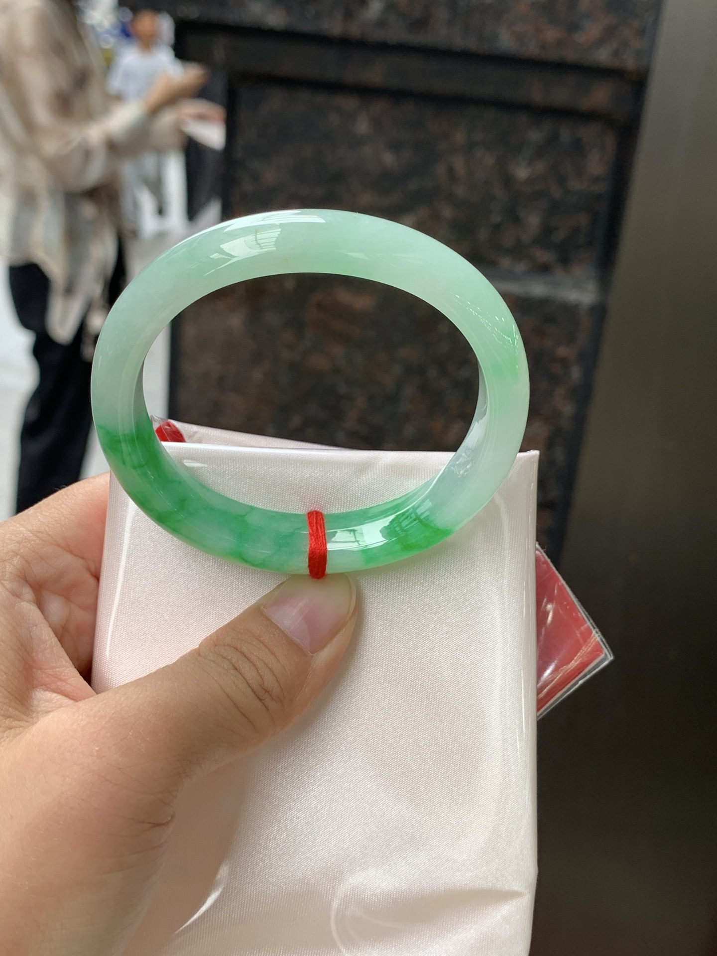 阳绿贵妃 HN1105 阳绿花色青翠欲滴，妥妥的仙女镯