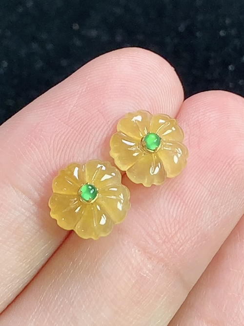 18k金镶冰黄翡花开富贵耳钉，无裂，尺寸9.0-1.5mm，L28hjg
