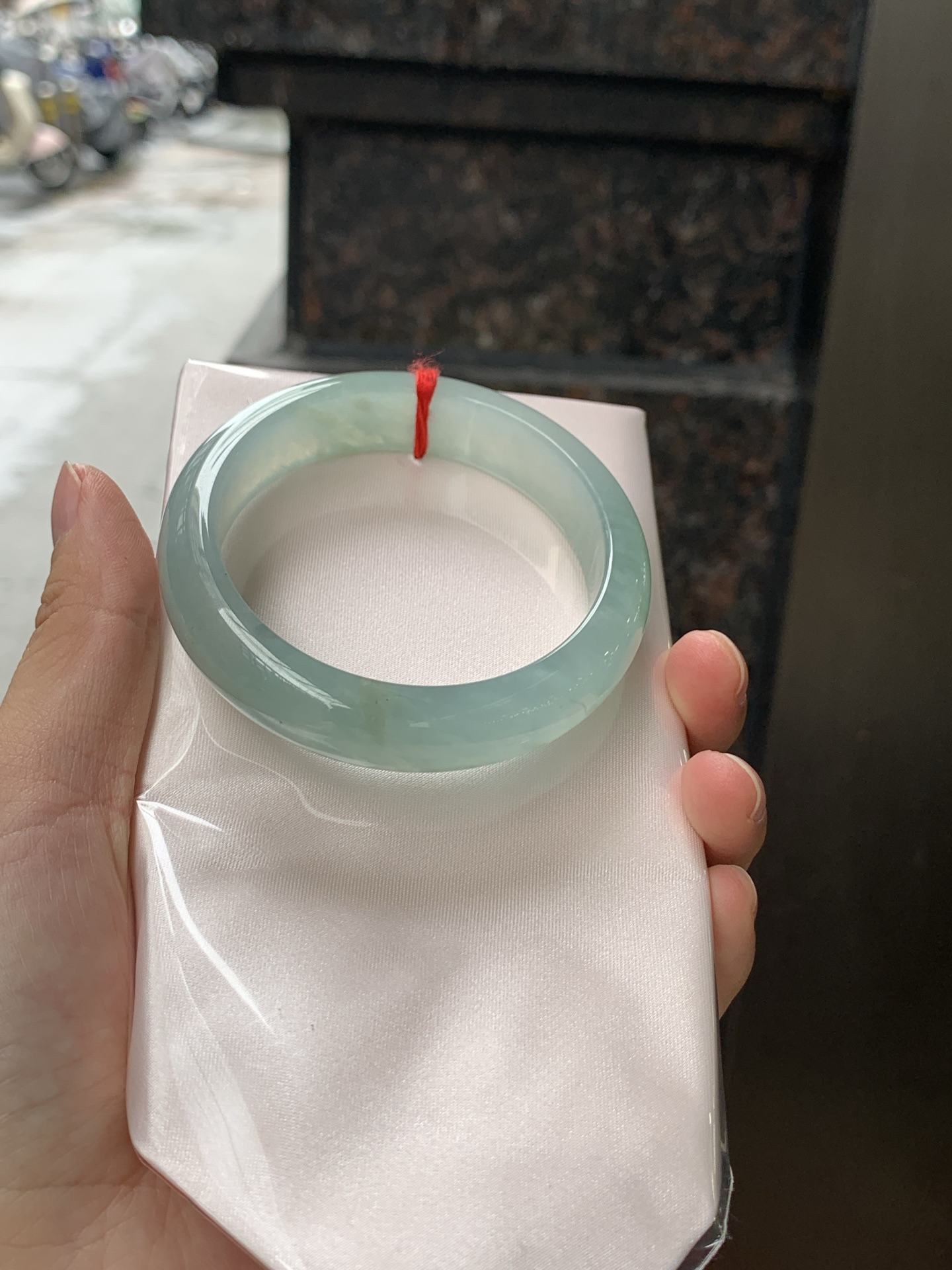 冰蓝正圈 53.9-13.8-7.6 0628-SJ-127 打灯纹裂，湖水蓝底色均匀分布，清爽耐看