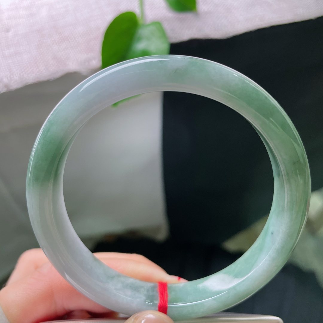 61.9/11.5/8.4油青正圈，水润细腻，沉稳贵气，温柔大方，有纹，ss55026a