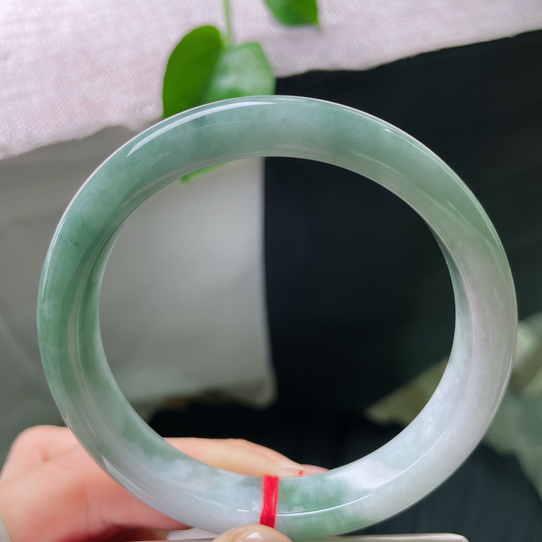 61.9/11.5/8.4油青正圈，水润细腻，沉稳贵气，温柔大方，有纹，ss55026a