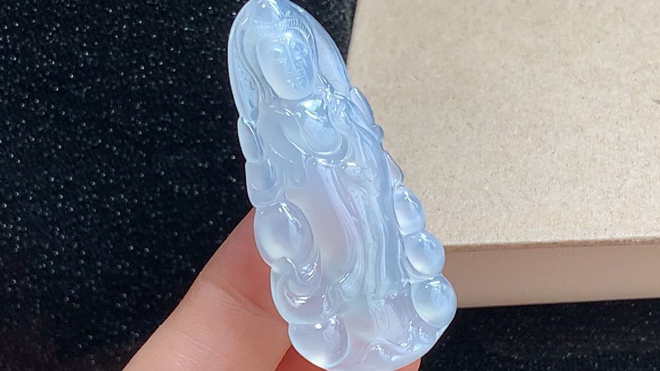 ️ 站观音，无裂，尺寸51.7-24.1-4.4mm，包A附证书