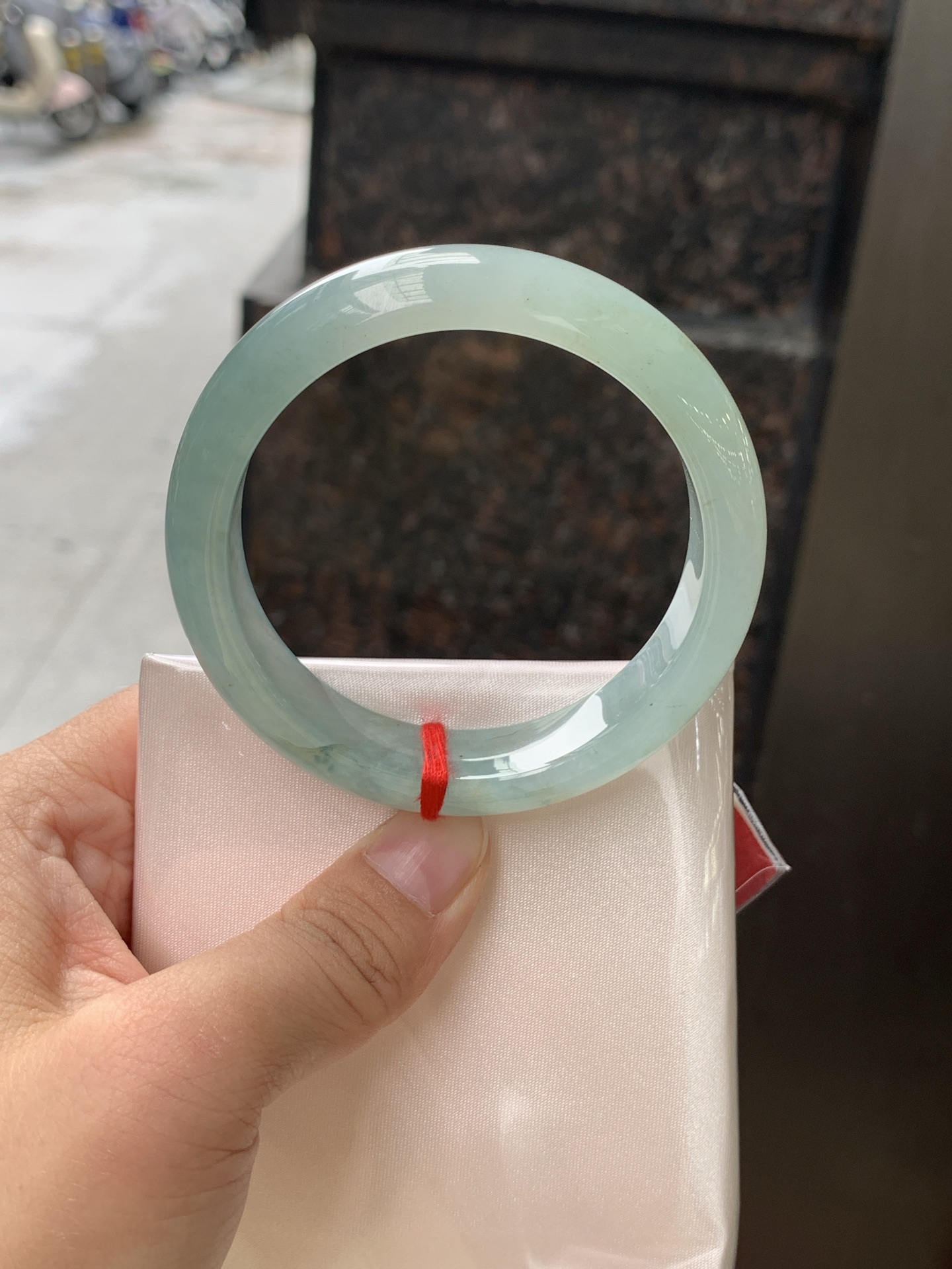 冰蓝正圈 53.9-13.8-7.6 0628-SJ-127 打灯纹裂，湖水蓝底色均匀分布，清爽耐看