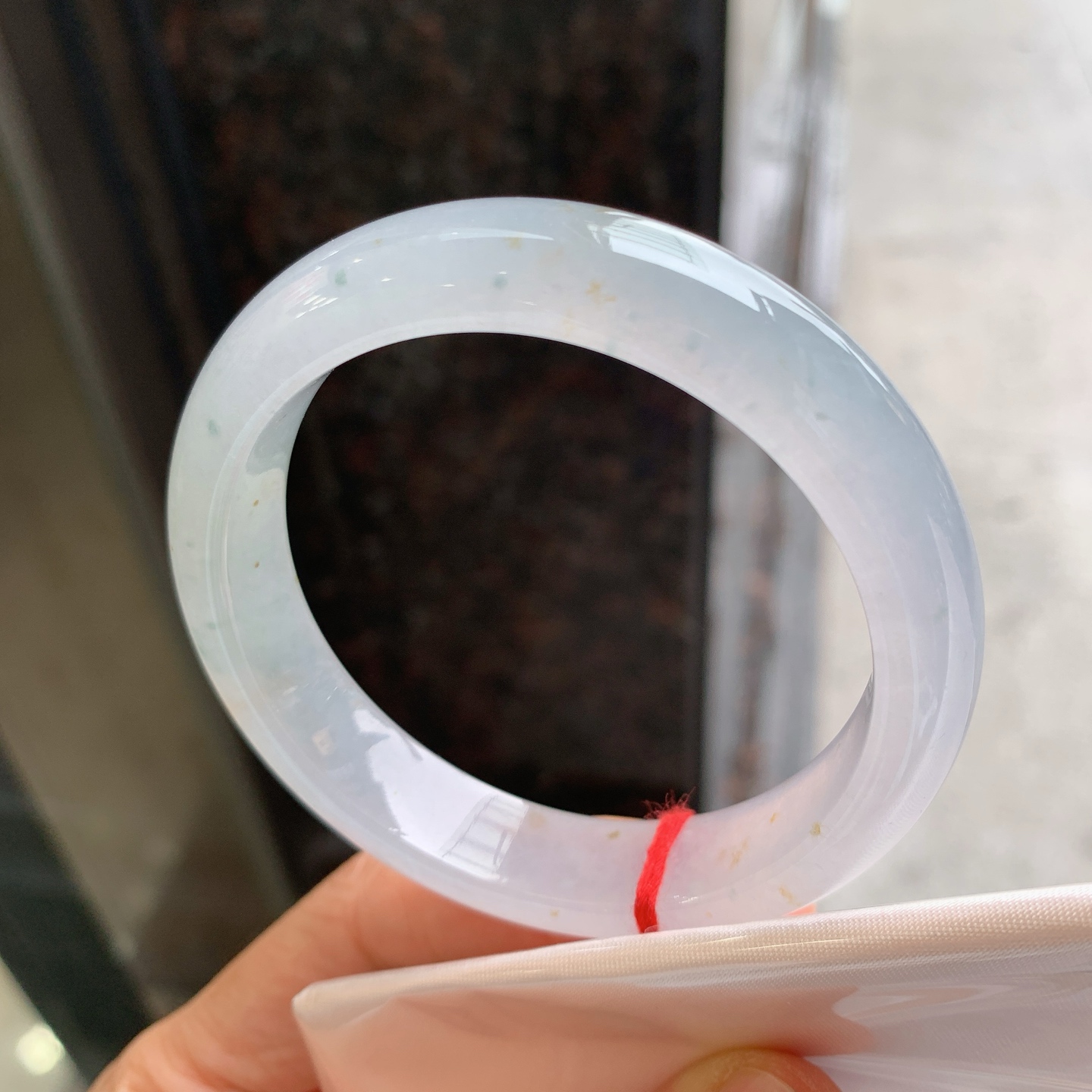 正圈冰黄翡 表皮微瑕疵 尺寸：54.3/12.2/8 冰润