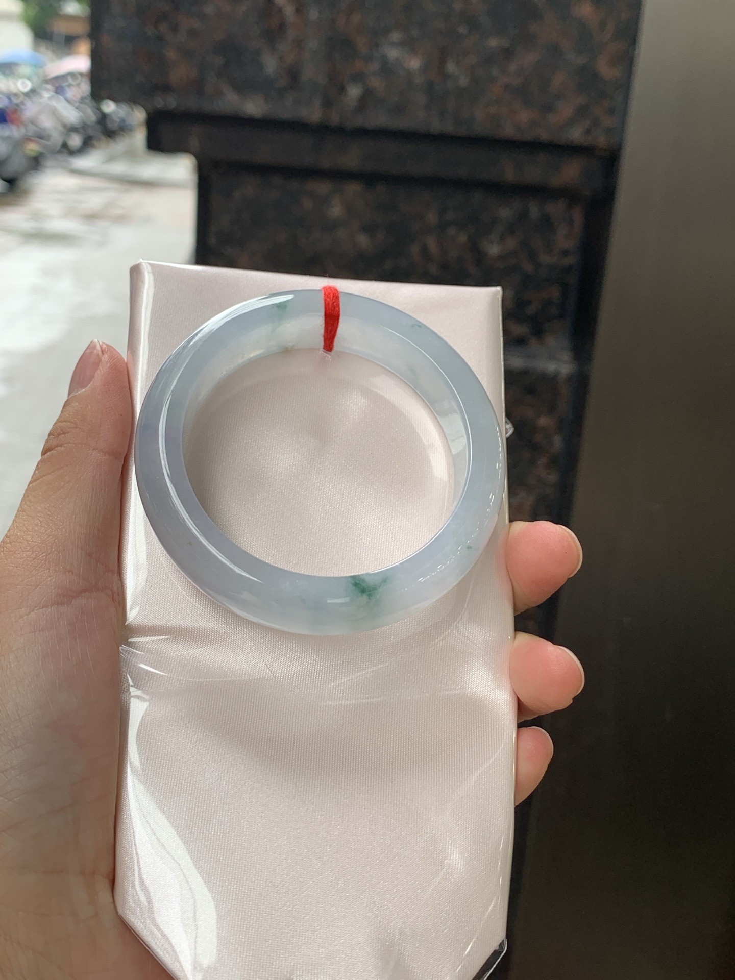 飘花正圈 52.3-13.5-8.5 0628-HN1106 打灯棉纹，底妆水润细腻，绿花灵动飘逸，意境感十足，古典优雅又秀气