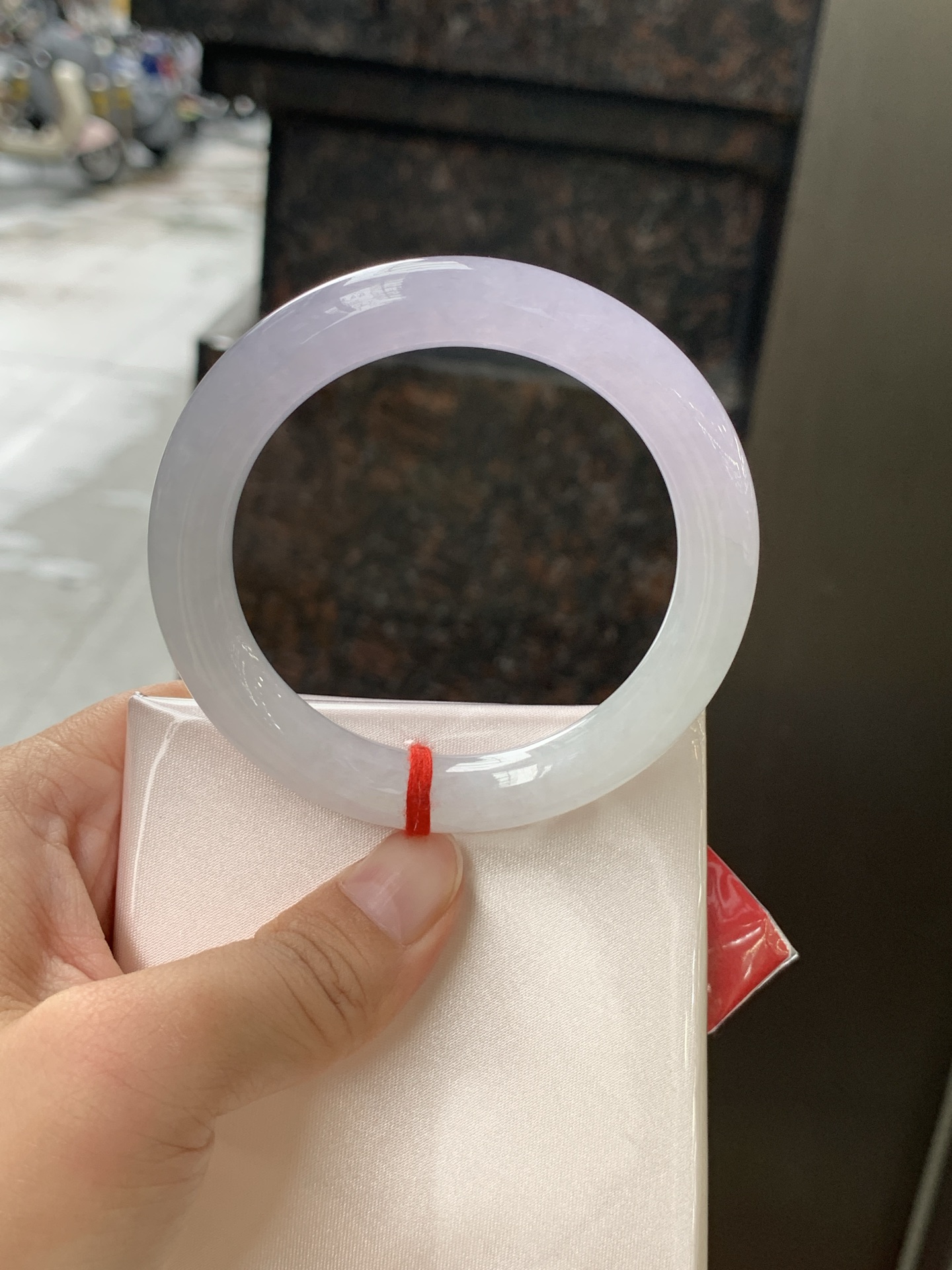 冰紫圆条 54-10.2-9.7 0628-N1098 打灯冰晶纹，底妆冰润细腻，种水很好，渐变冰紫底色很均匀，小仙女镯一枚