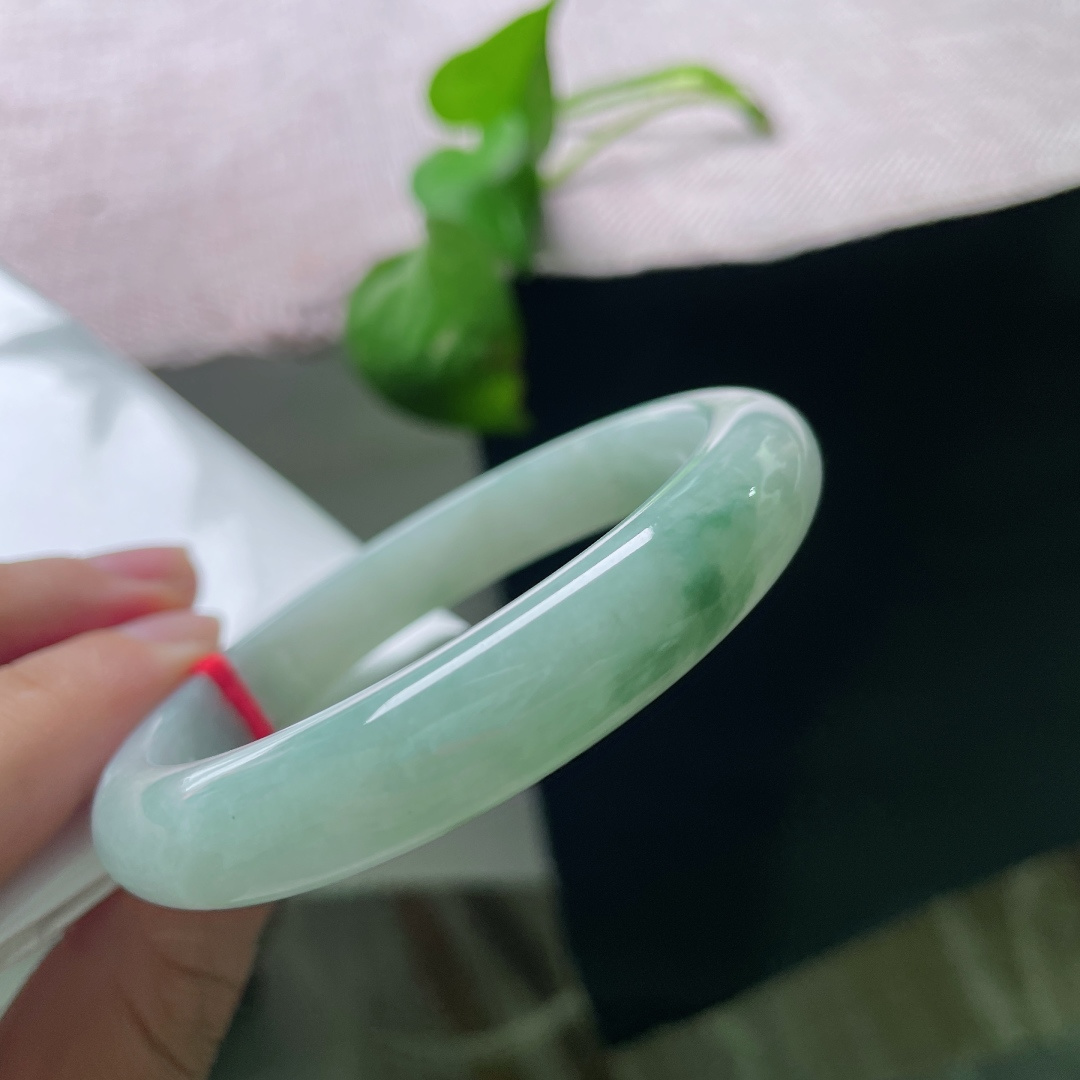56.4/10.9/7.6，飘花正圈，晶体纹，底子细腻，窄条小巧玲珑。ss56622a