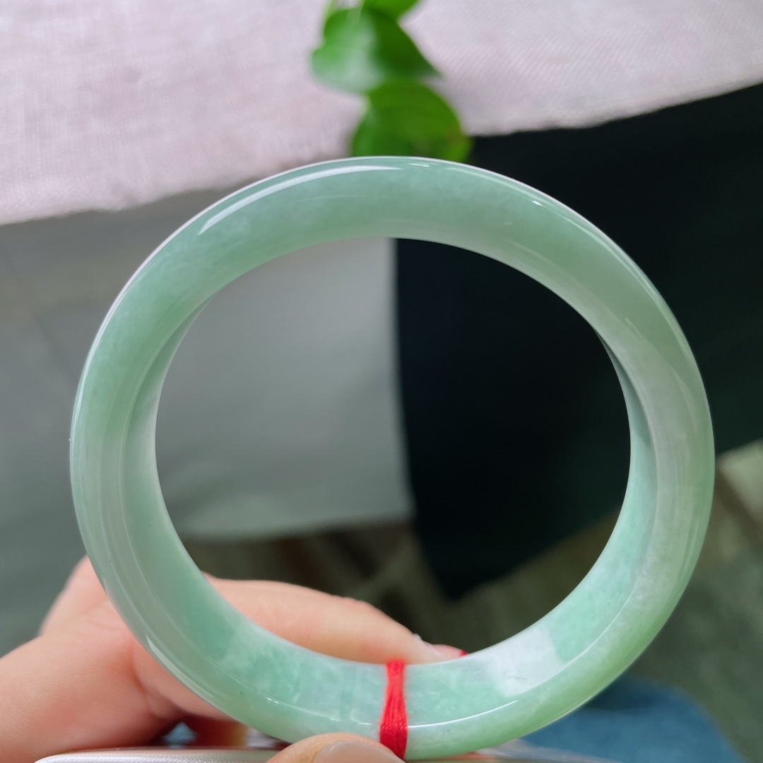 55/12.9/7.1，蓝底正圈，皮纹，底子细腻清爽，百搭休闲。ss54825a。