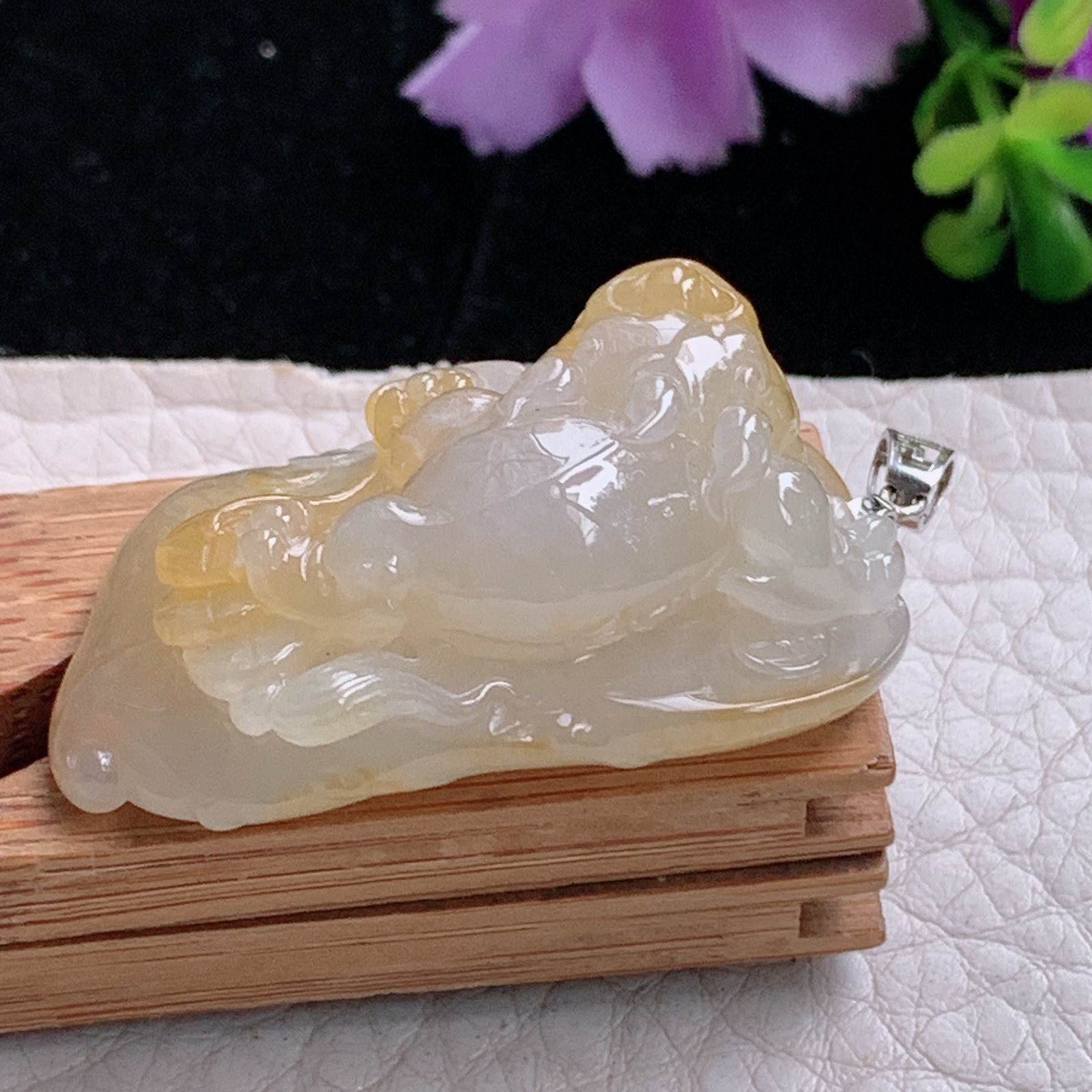 hx实拍38.3*22.5*13天然缅甸翡翠冰黄招财貔貅 玉皮休玉吊坠 玉挂件