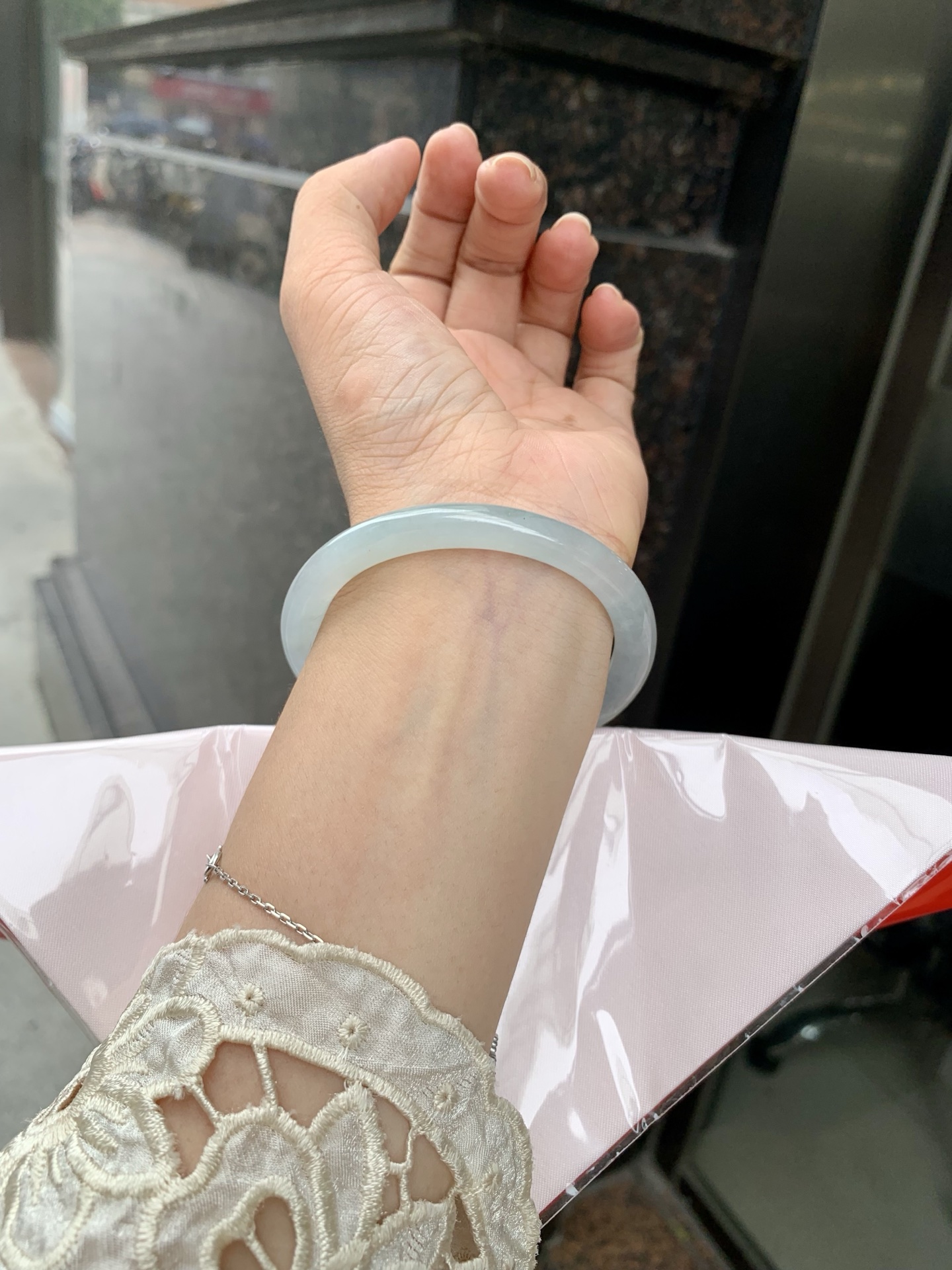 冰晴贵妃 53.7-48.6-7-6.6 0629-N1113 打灯细纹，不影响，底妆冰透，清爽耐看的均匀晴底，夏季美好的冰凉感，时而晴而晴蓝，随光线变化如梦如幻