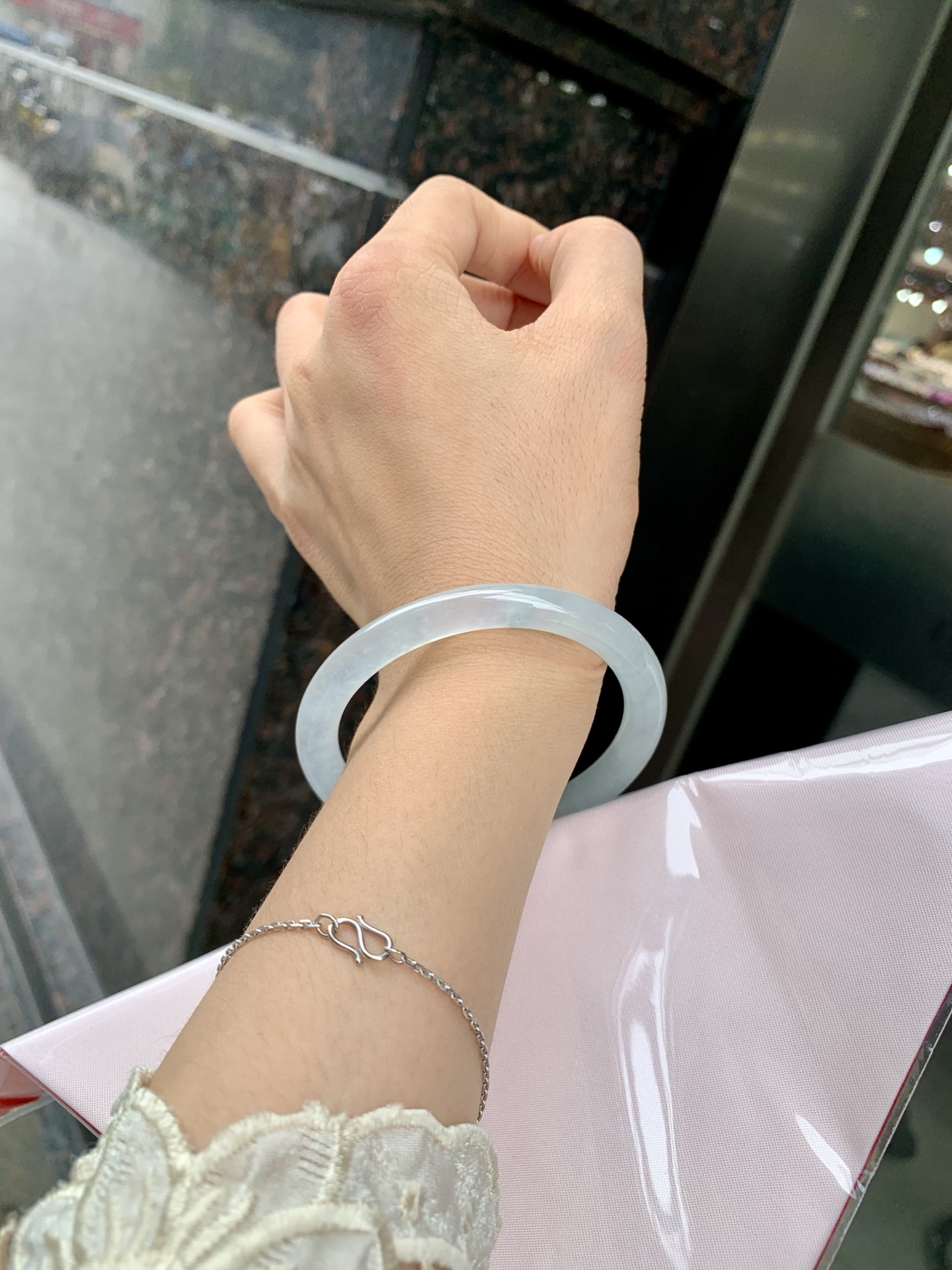 冰晴贵妃 53.7-48.6-7-6.6 0629-N1113 打灯细纹，不影响，底妆冰透，清爽耐看的均匀晴底，夏季美好的冰凉感，时而晴而晴蓝，随光线变化如梦如幻