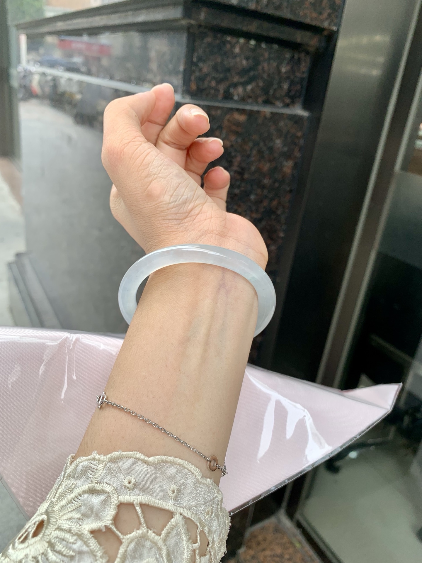 冰晴贵妃 53.7-48.6-7-6.6 0629-N1113 打灯细纹，不影响，底妆冰透，清爽耐看的均匀晴底，夏季美好的冰凉感，时而晴而晴蓝，随光线变化如梦如幻