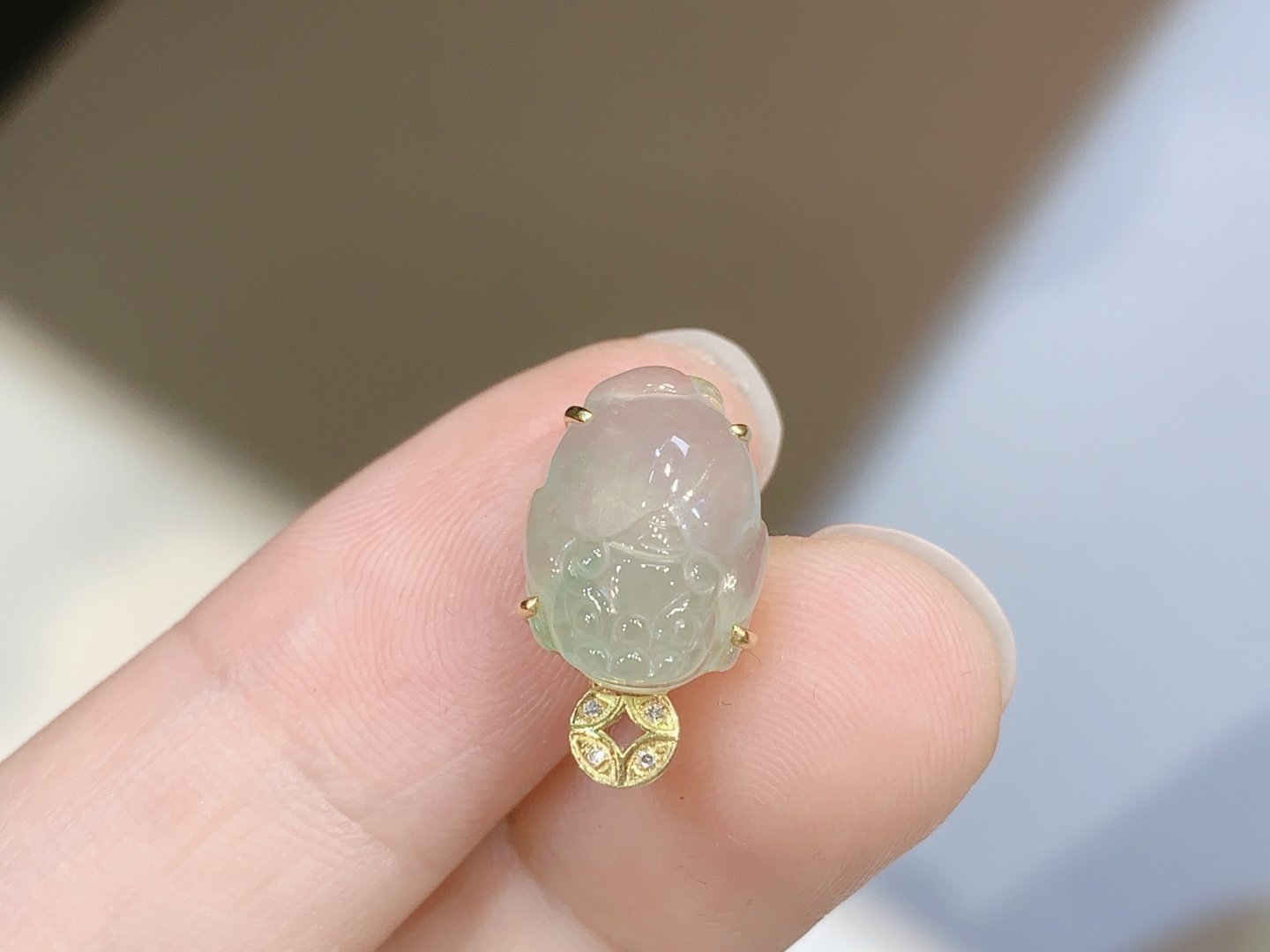冰飘花貔貅戒指  饱满圆润 底子冰纯，12.9-9.6