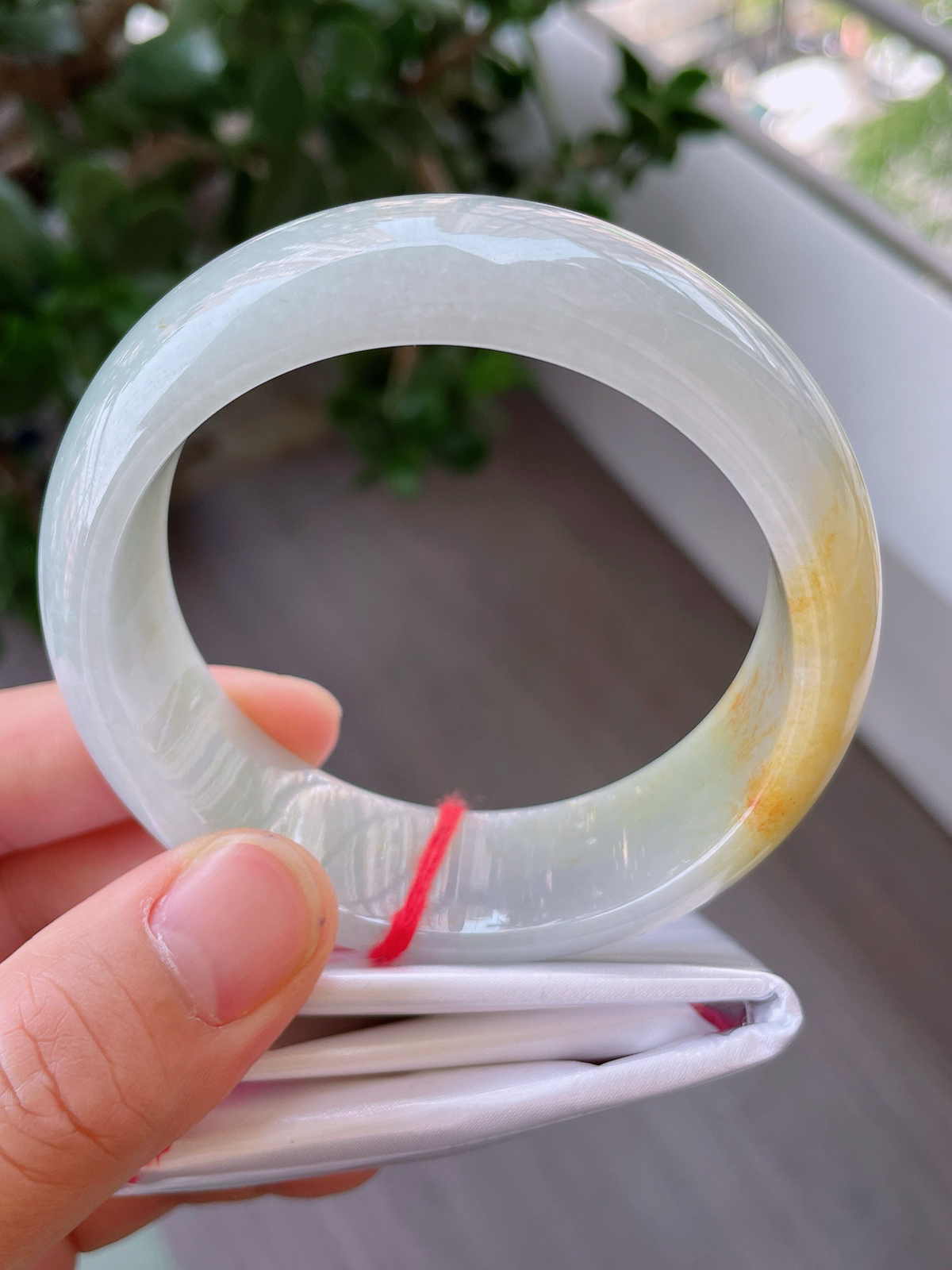 正圈59-60可戴，种老水足，宽版，尺寸59.2/21/8.9mm，冰飘黄翡正圈大圈口翡翠手镯