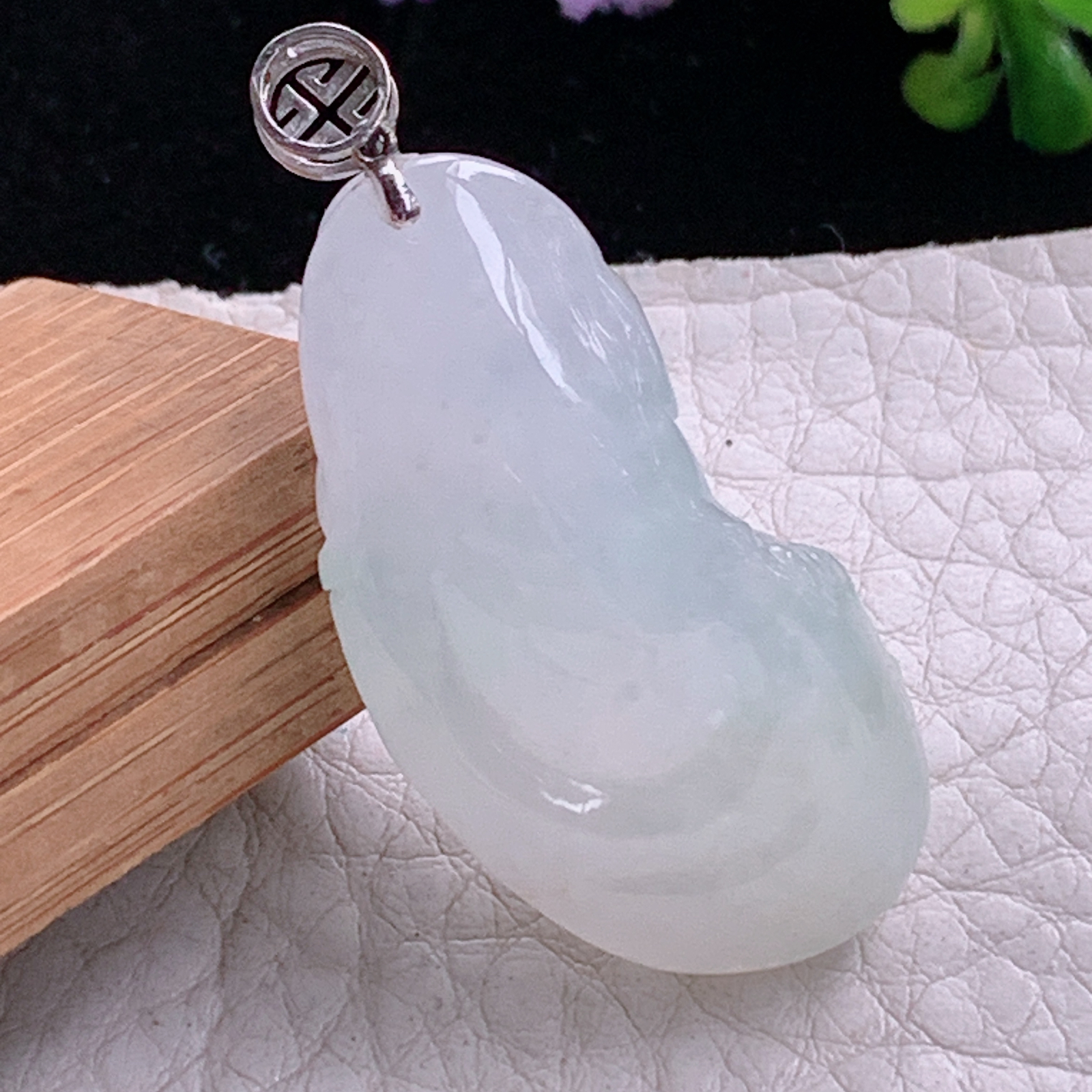hx实拍37*18*12天然缅甸翡翠冰三彩逍遥佛 开心站佛玉吊坠