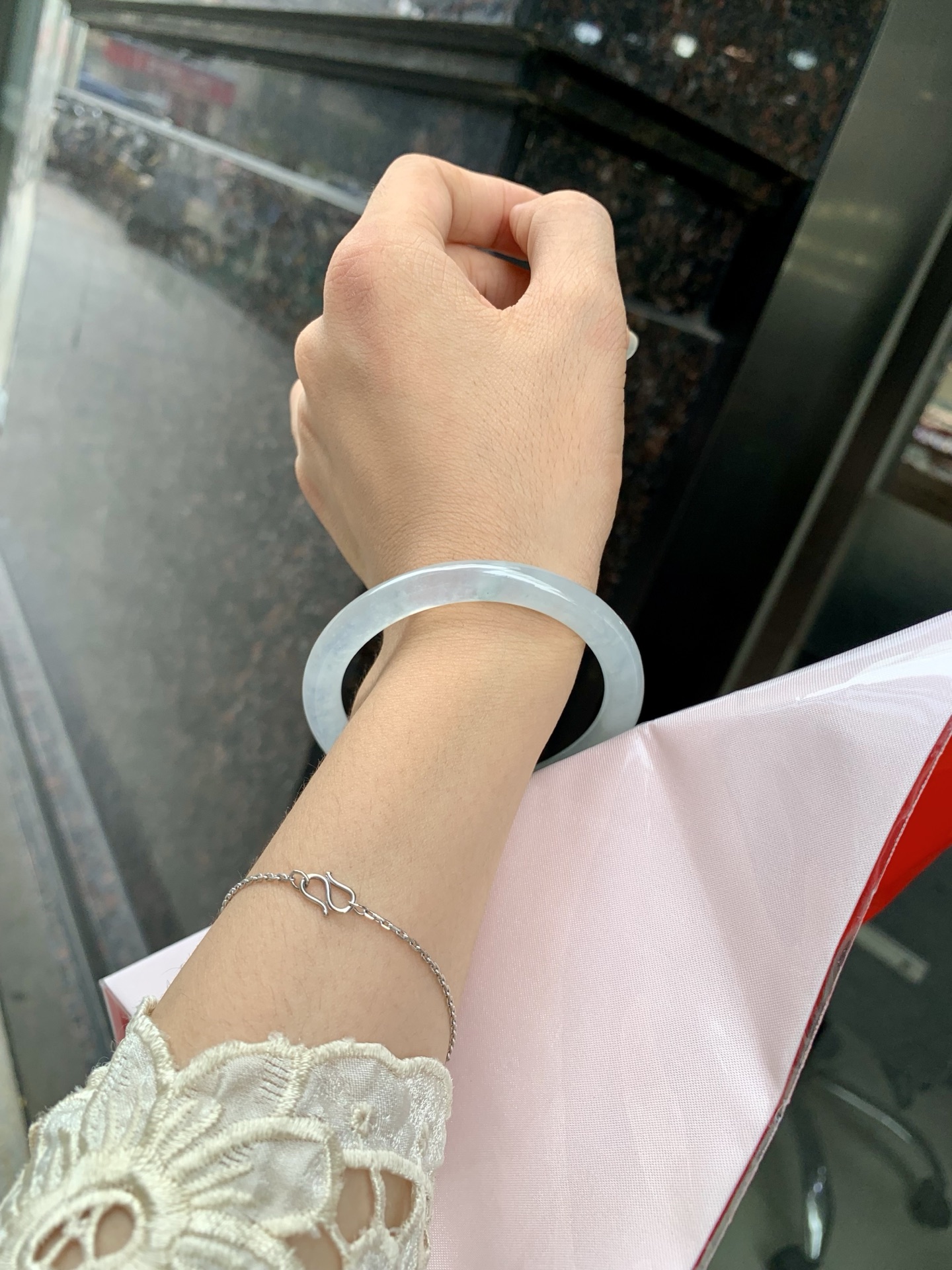 冰晴贵妃 53.7-48.6-7-6.6 0629-N1113 打灯细纹，不影响，底妆冰透，清爽耐看的均匀晴底，夏季美好的冰凉感，时而晴而晴蓝，随光线变化如梦如幻