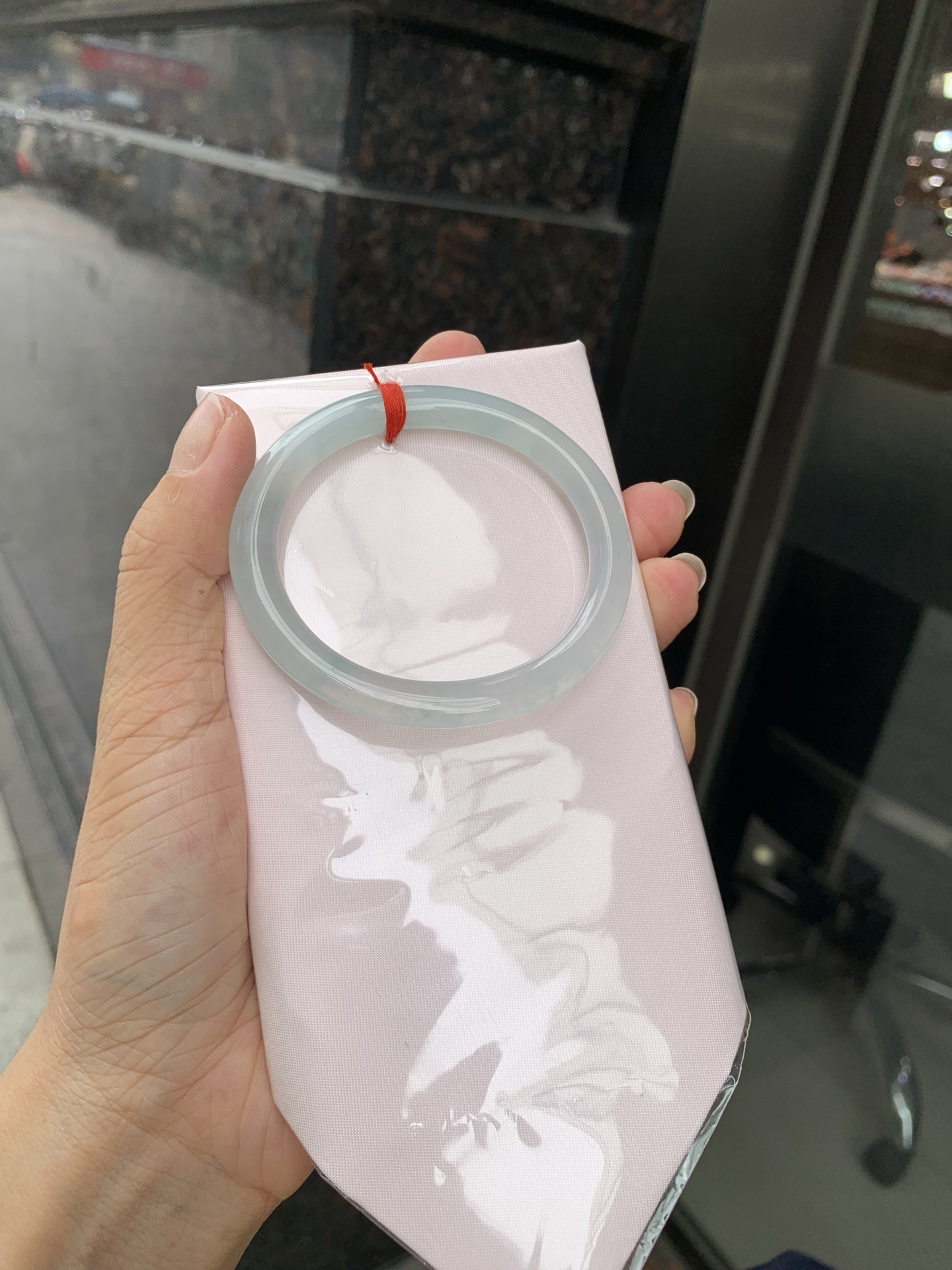 冰晴贵妃 53.7-48.6-7-6.6 0629-N1113 打灯细纹，不影响，底妆冰透，清爽耐看的均匀晴底，夏季美好的冰凉感，时而晴而晴蓝，随光线变化如梦如幻