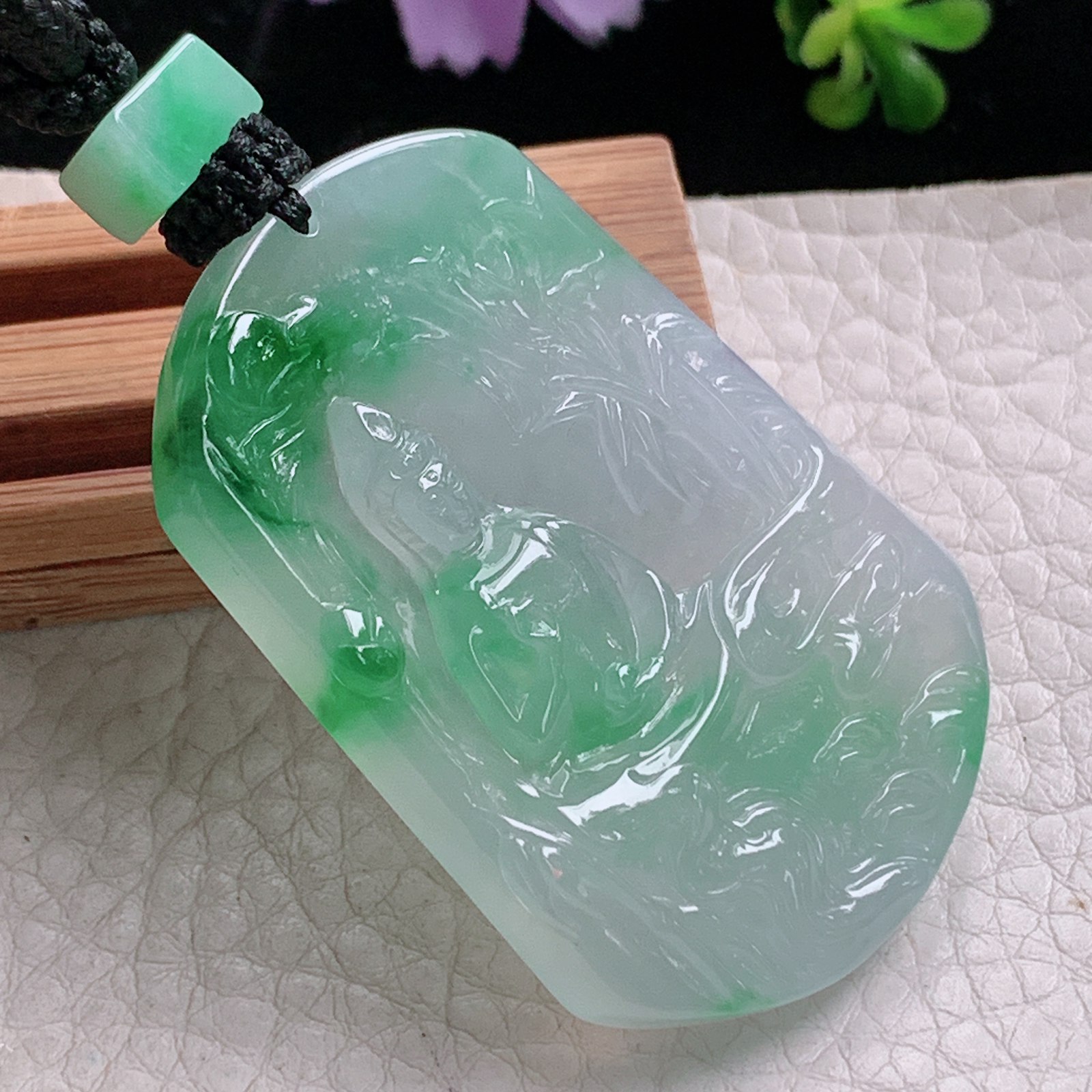 yl实拍50*35.8*5.6缅甸翡翠a货精雕冰飘阳绿山水观音 玉观音玉吊坠