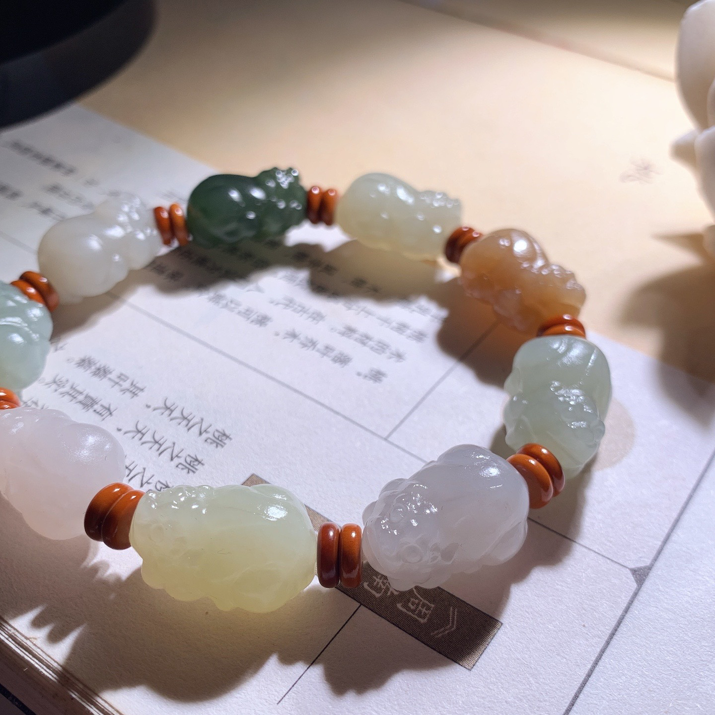 【超低价放漏】新疆和田玉招财貔貅多宝手串！尺寸19/12/10重34克 玉质细腻油润 底色纯净 脂粉好，品质好！lt260629
