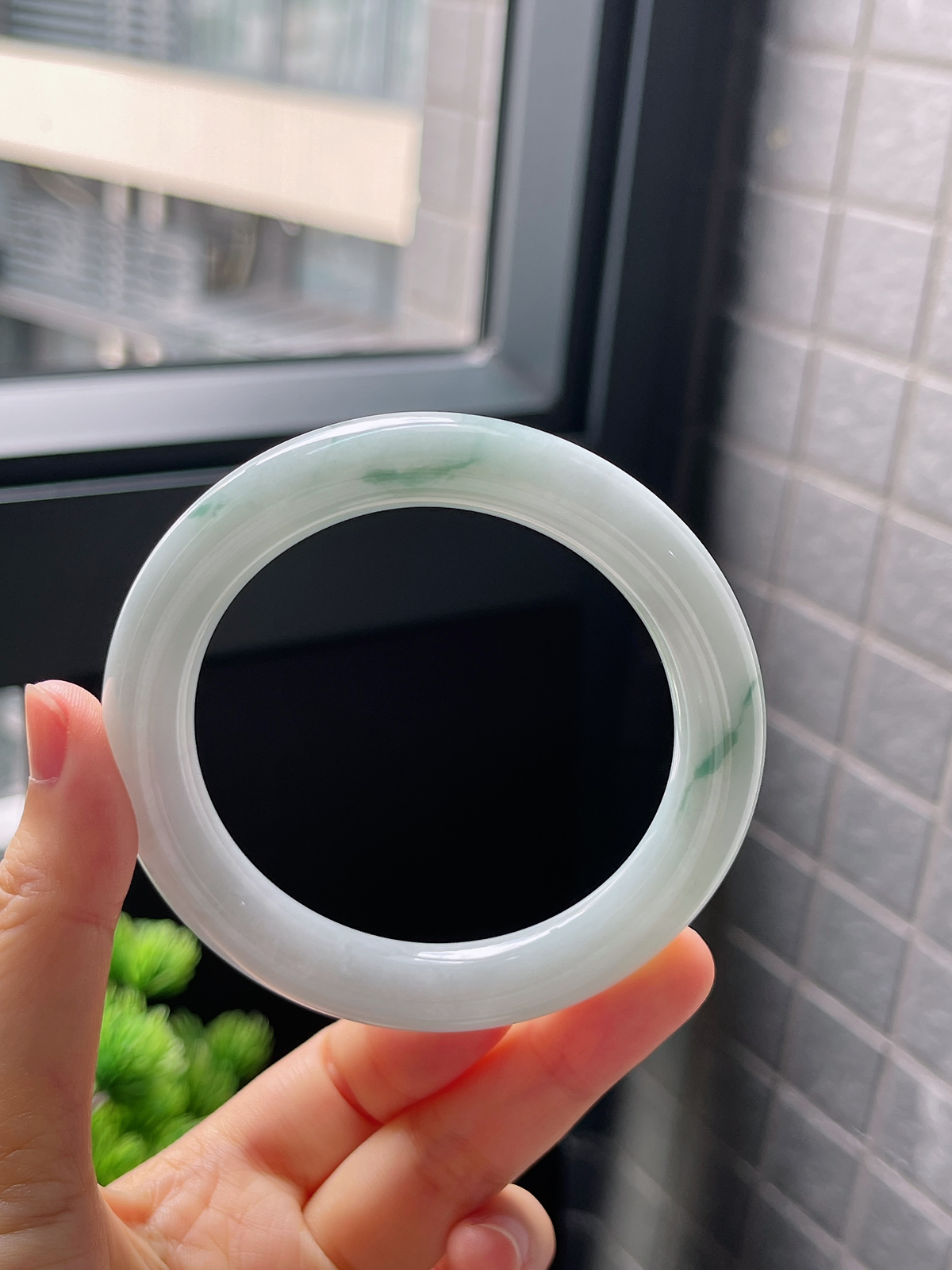 圈口56.7，糯化飘花翡翠圆条翡翠手镯